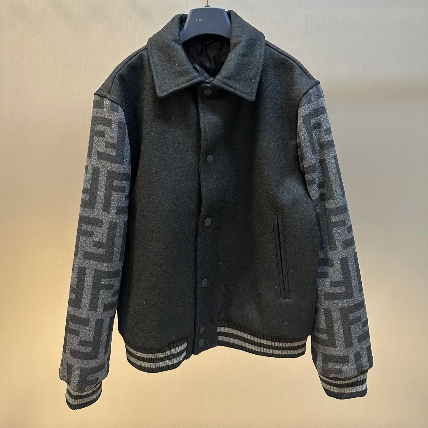 FENDI Blouson Wool Black (FW1348ATEBF0D9B）
