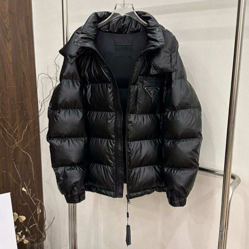PRADA shiny hooded down jacket (PD2024102）