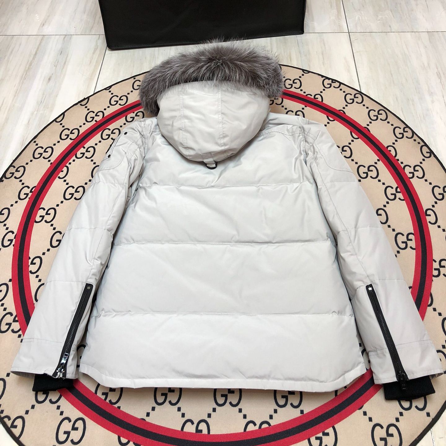 Moose Knuckles Onyx Round Island Jacket (M39MJ122-217）