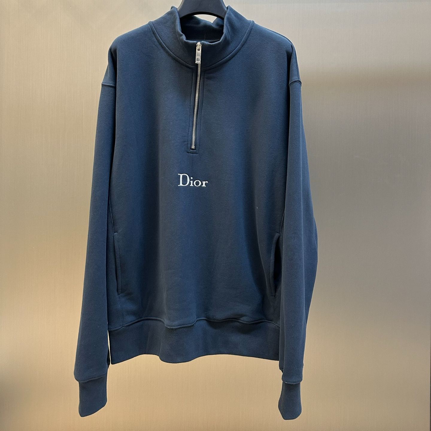 DIOR logo print half-zip stand-up collar sweatshirt（683J605A3035-C680）
