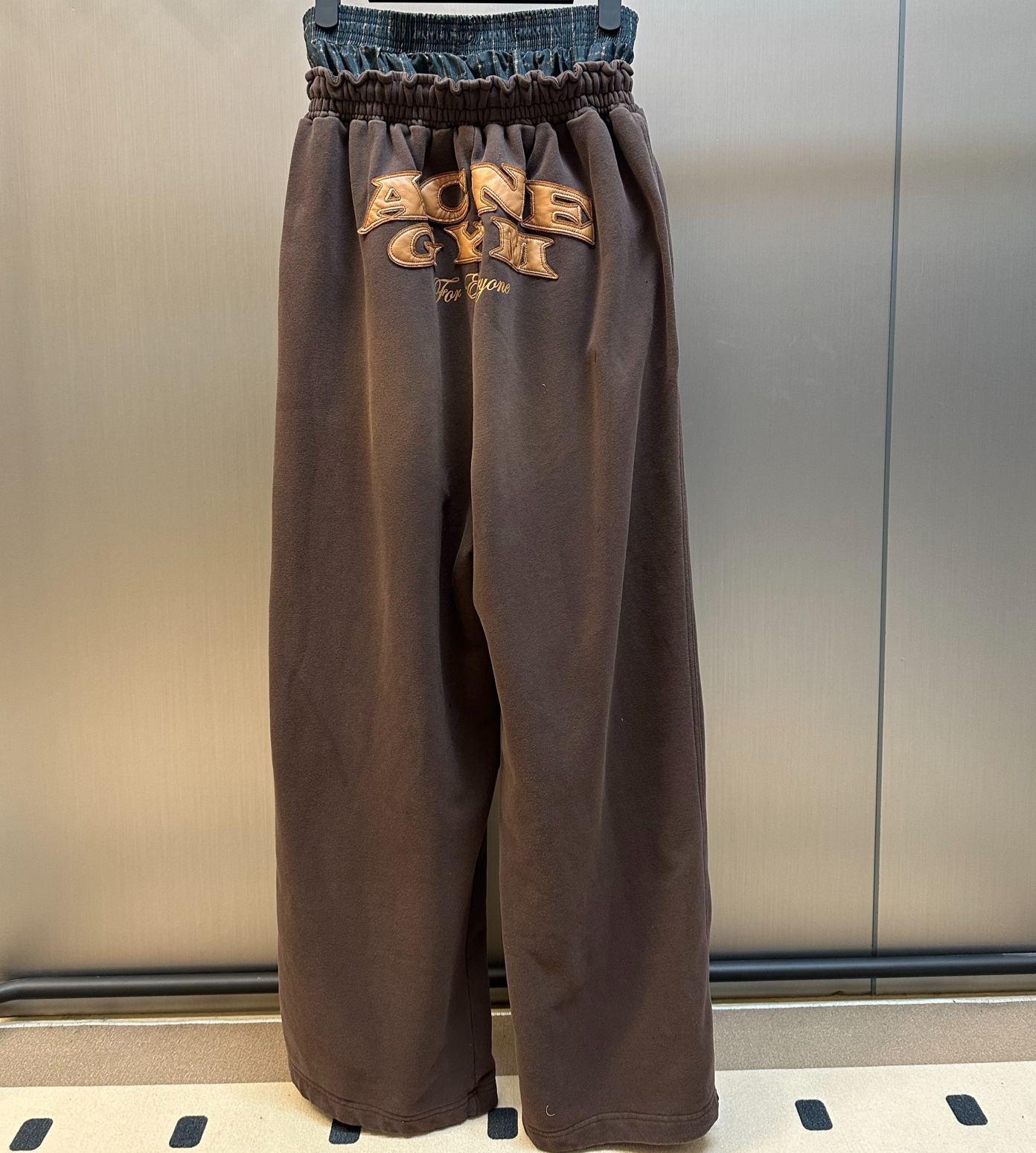 Acne Studios Brown Layered Logo Sweatpants (CK0126-ADM）