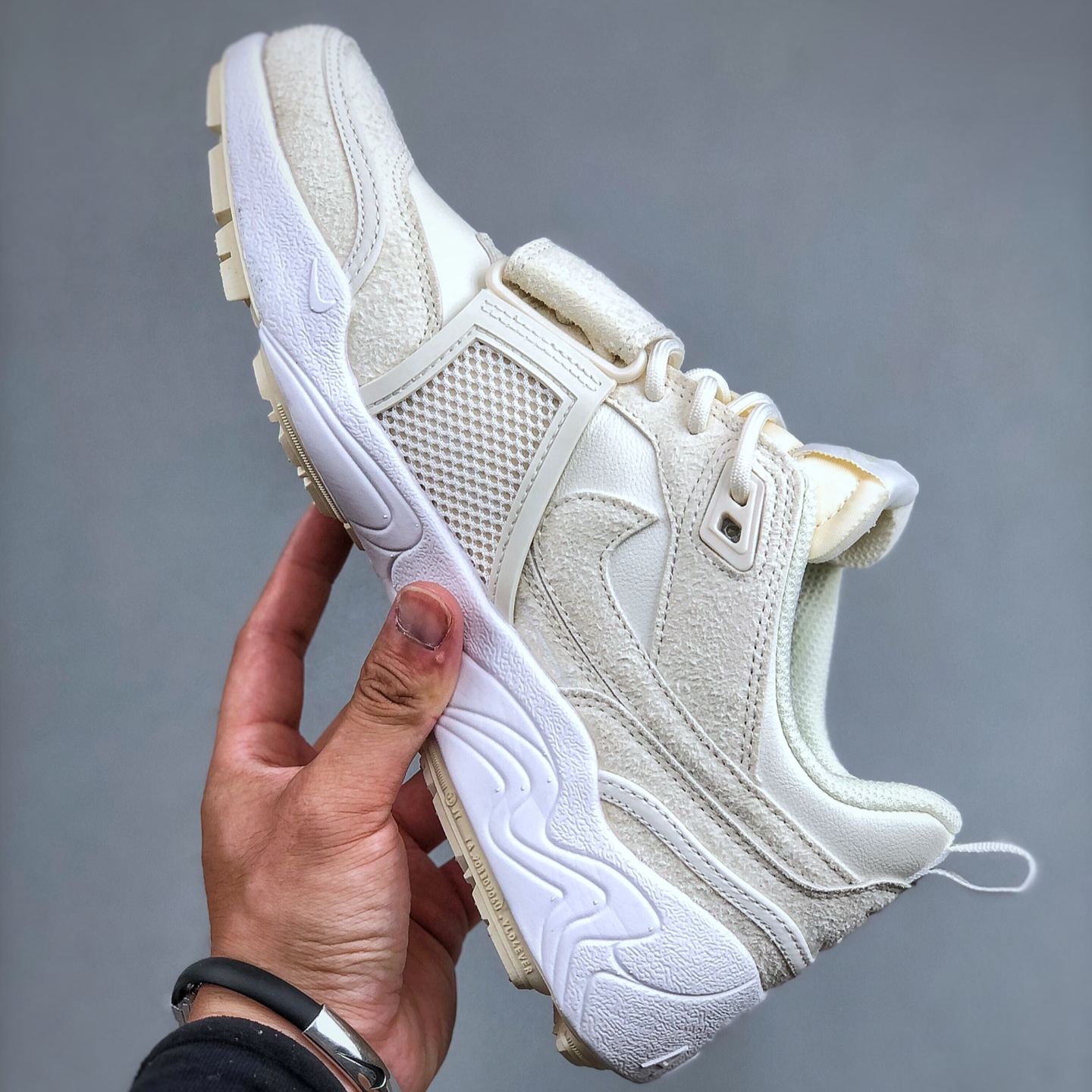 (SALE) Travis Scott × Nike Zoom Field Jaxx "Sail"（HQ3061-100）