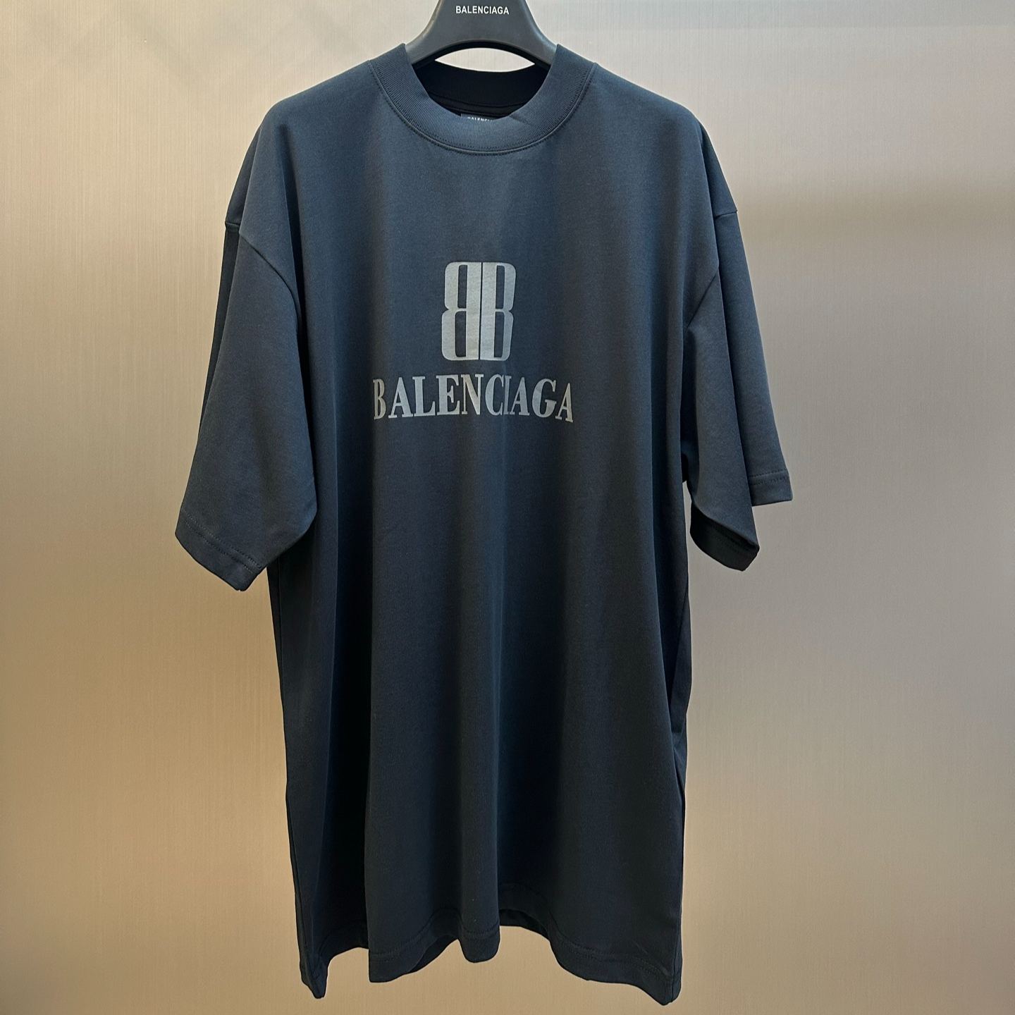 Balenciaga Nano Bb T-Shirt Black (764235TSVU41083）