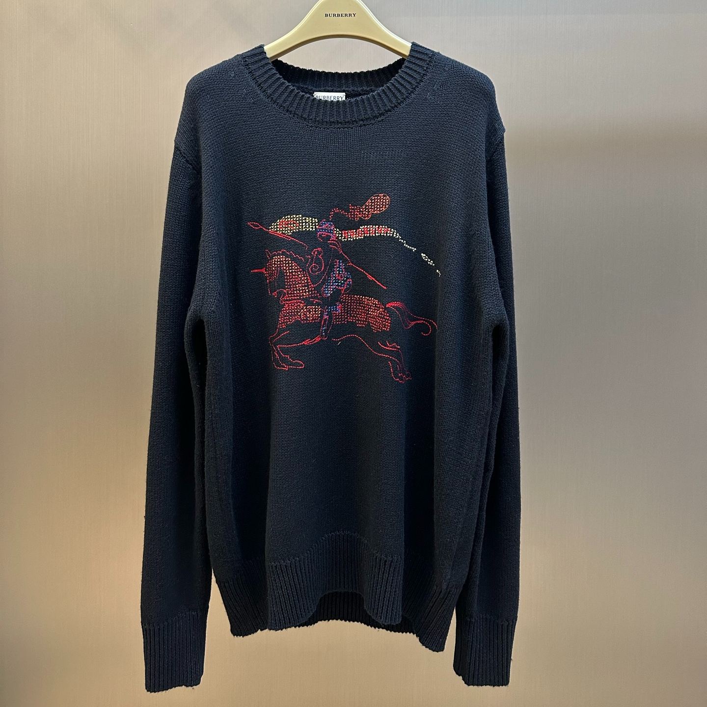 Burberry cross-stitched equestrian logo wool-blend knit sweater（81185971）
