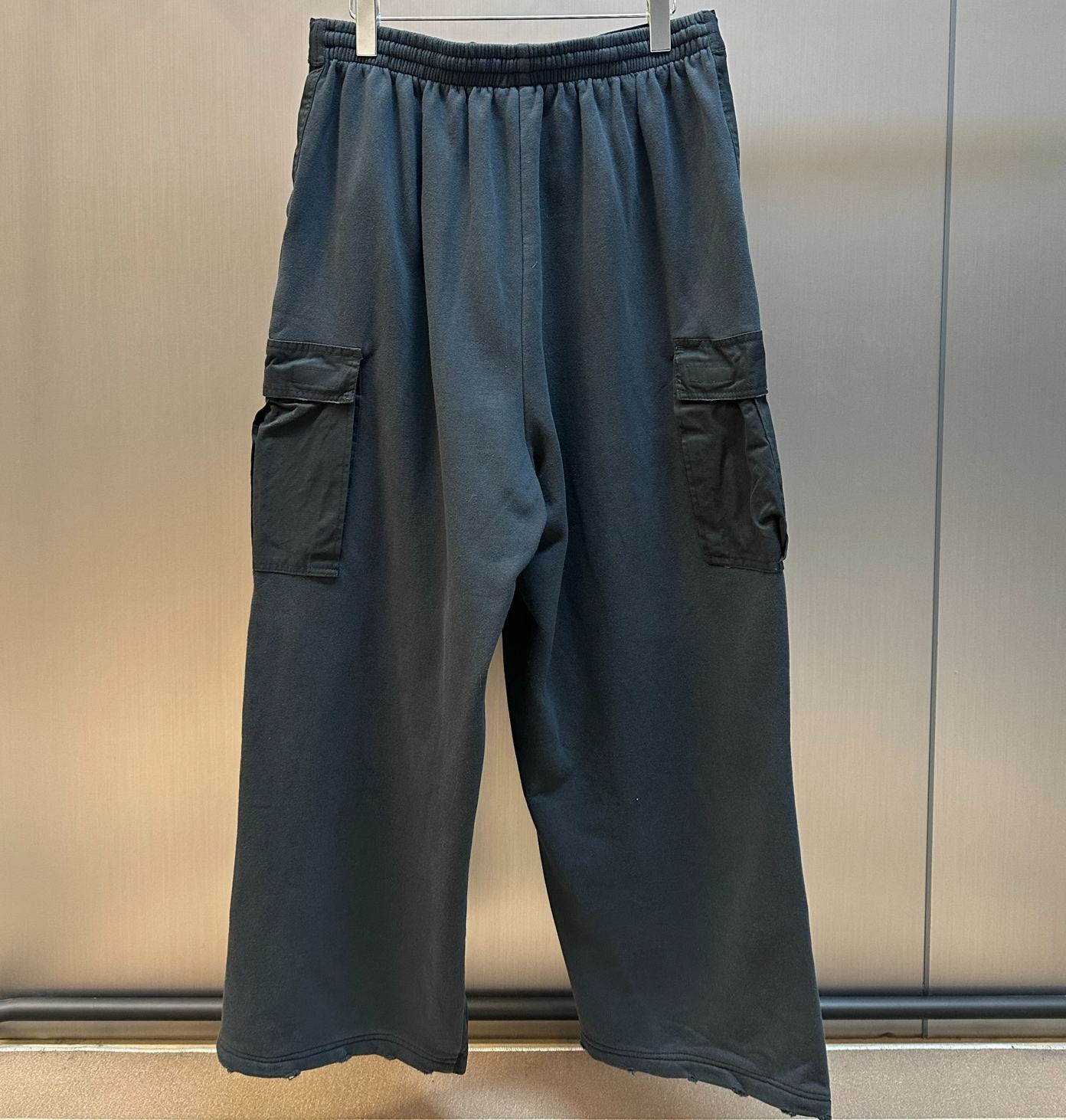 BALENCIAGA HYBRID Large Fit Pants Logo Cargo (831376TSP031000）