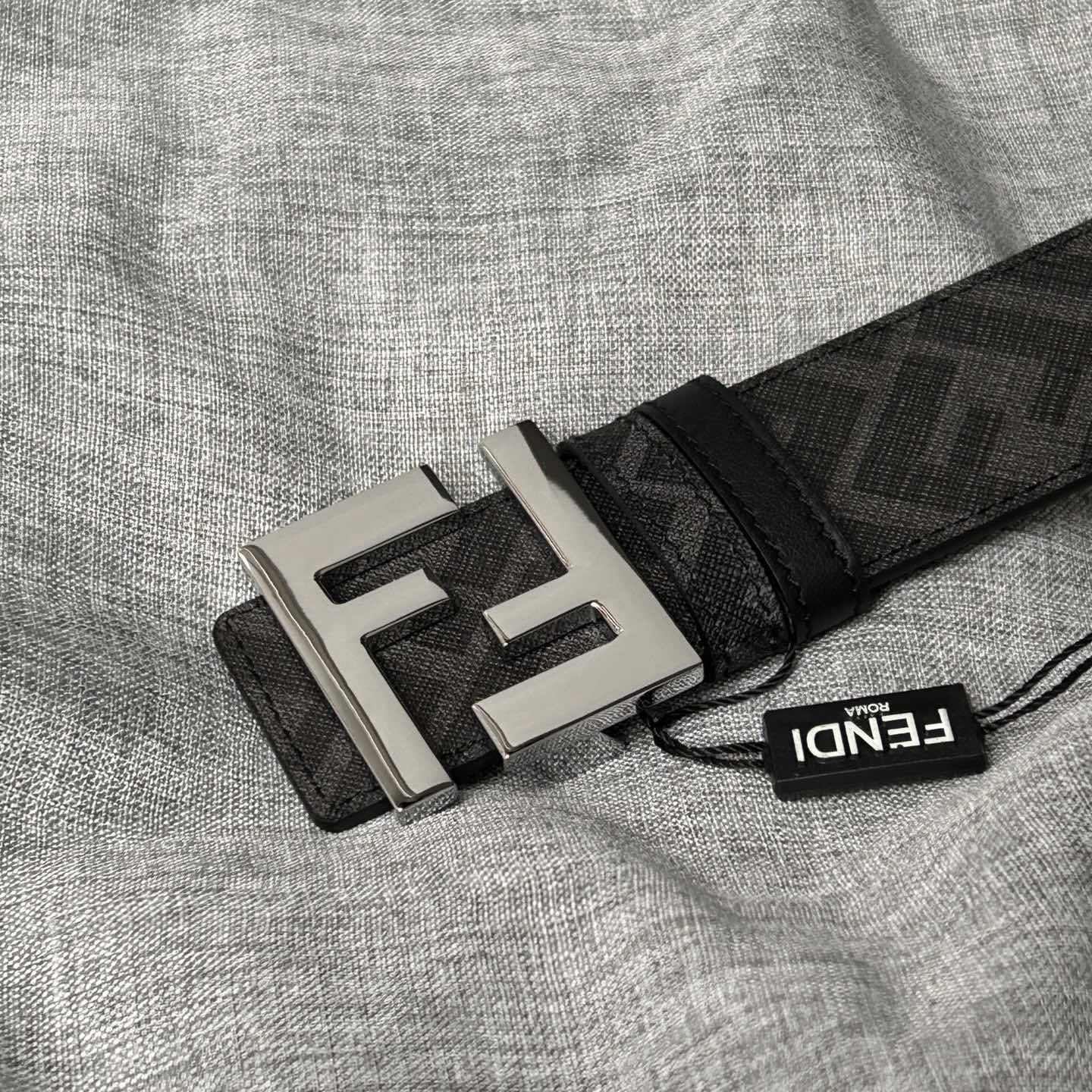 FENDI Men's Reversible Belt with FF Logo（7C0531ATF9）