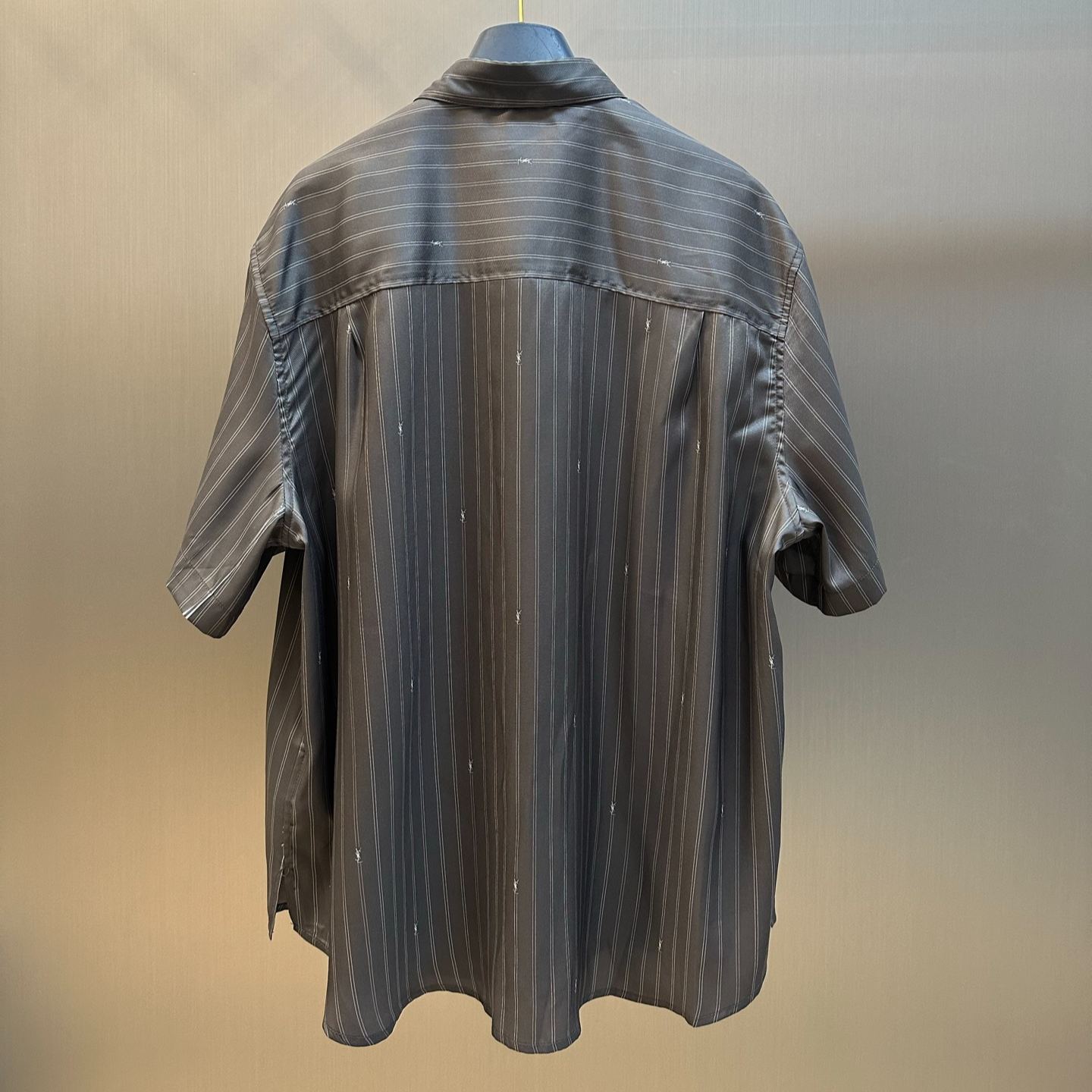 Saint Laurent CASSANDRE striped silk crepe de chine shirt, grey（832989Y1L081566）