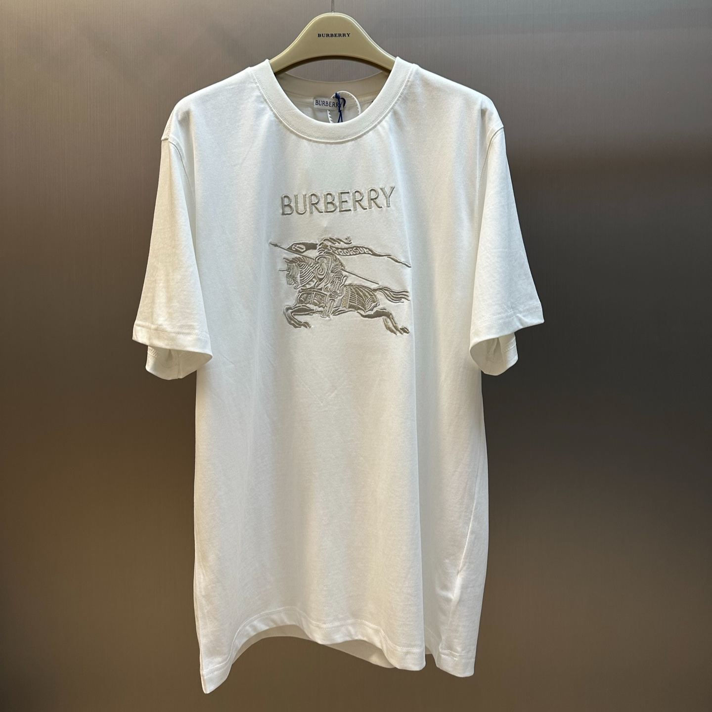 Burberry Equestrian Logo Cotton T-Shirt（81190051）