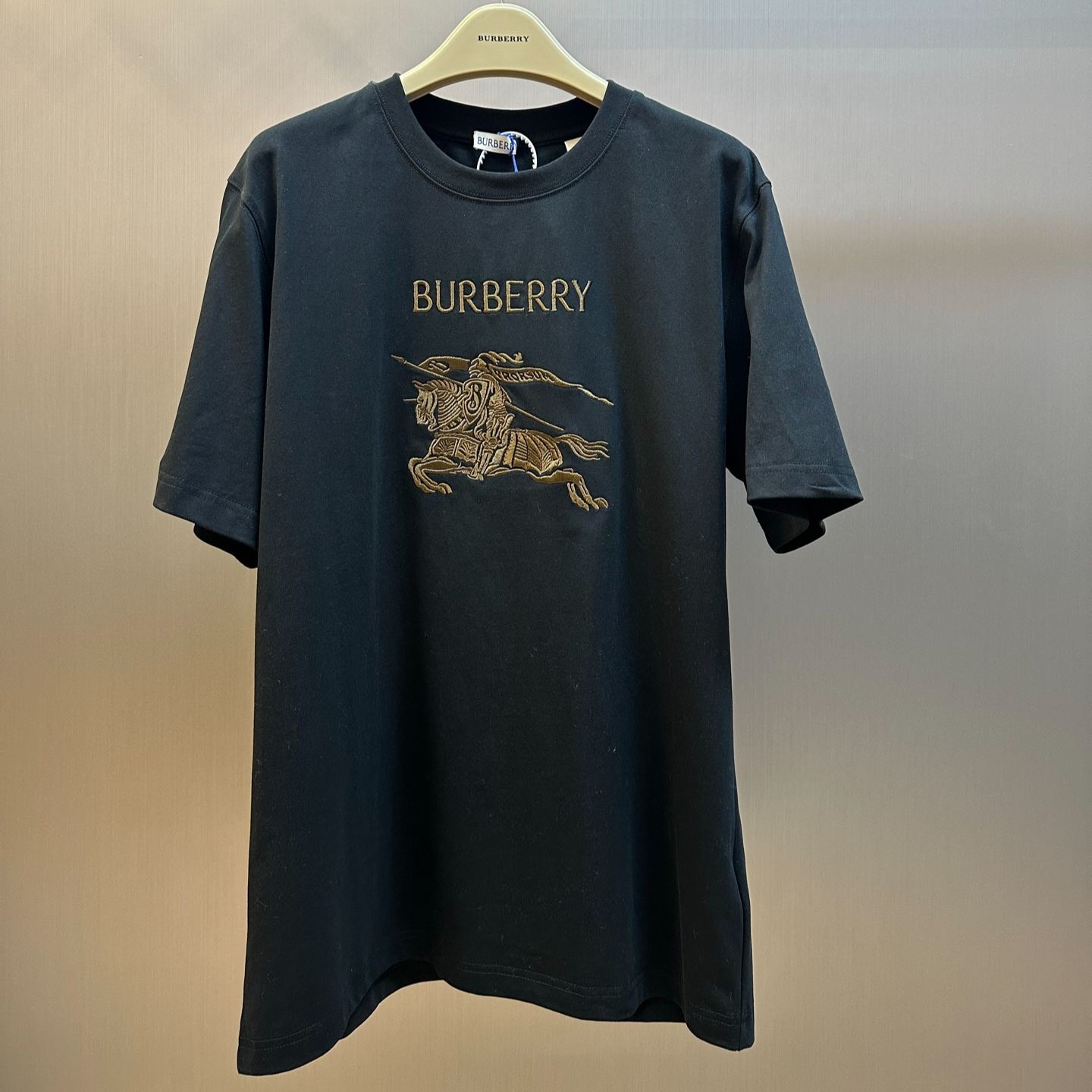 Burberry Equestrian Logo Cotton T-Shirt（81190051）