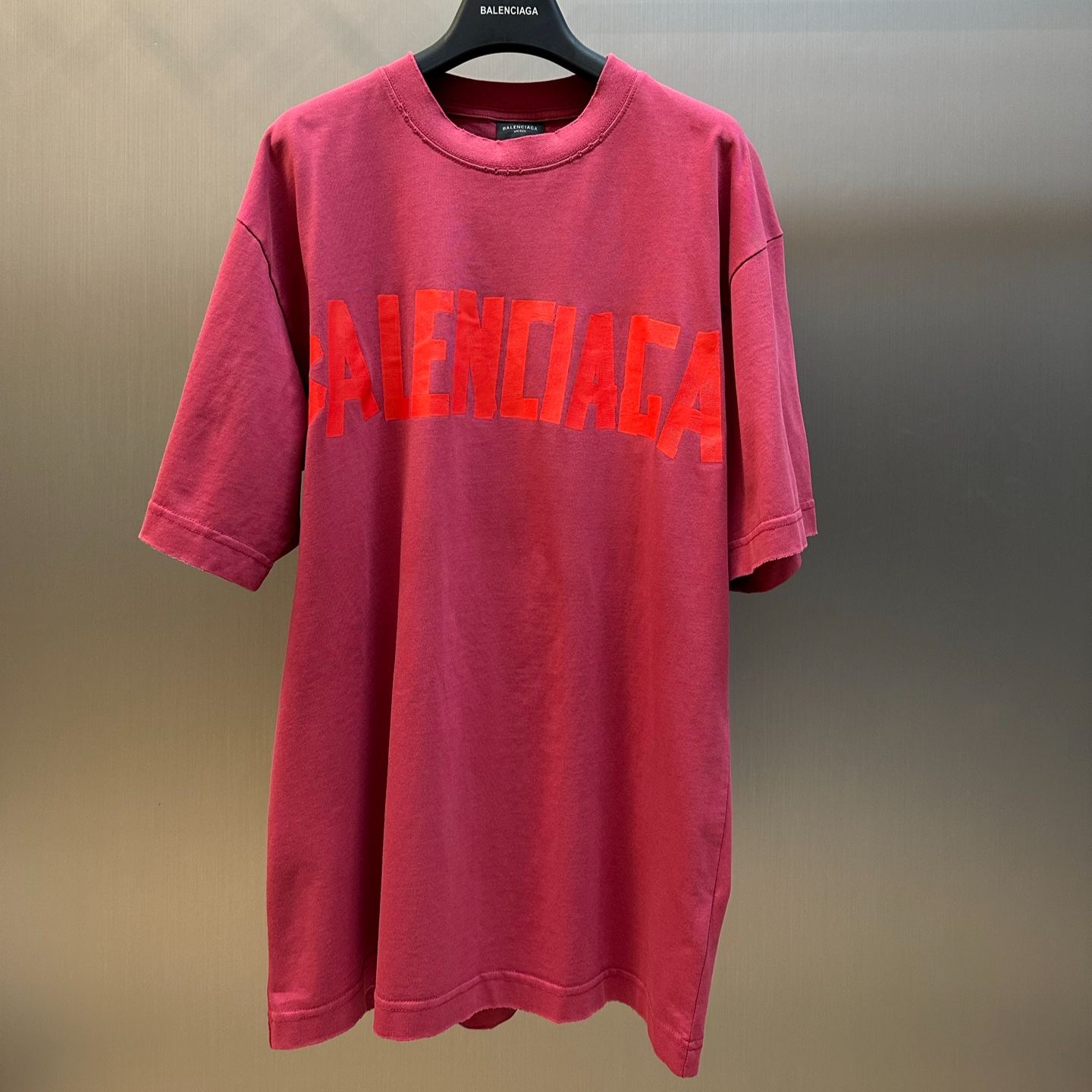 BALENCIAGA Tape Type T-Shirt Medium Fit "Beige" (764235TSVK19501）