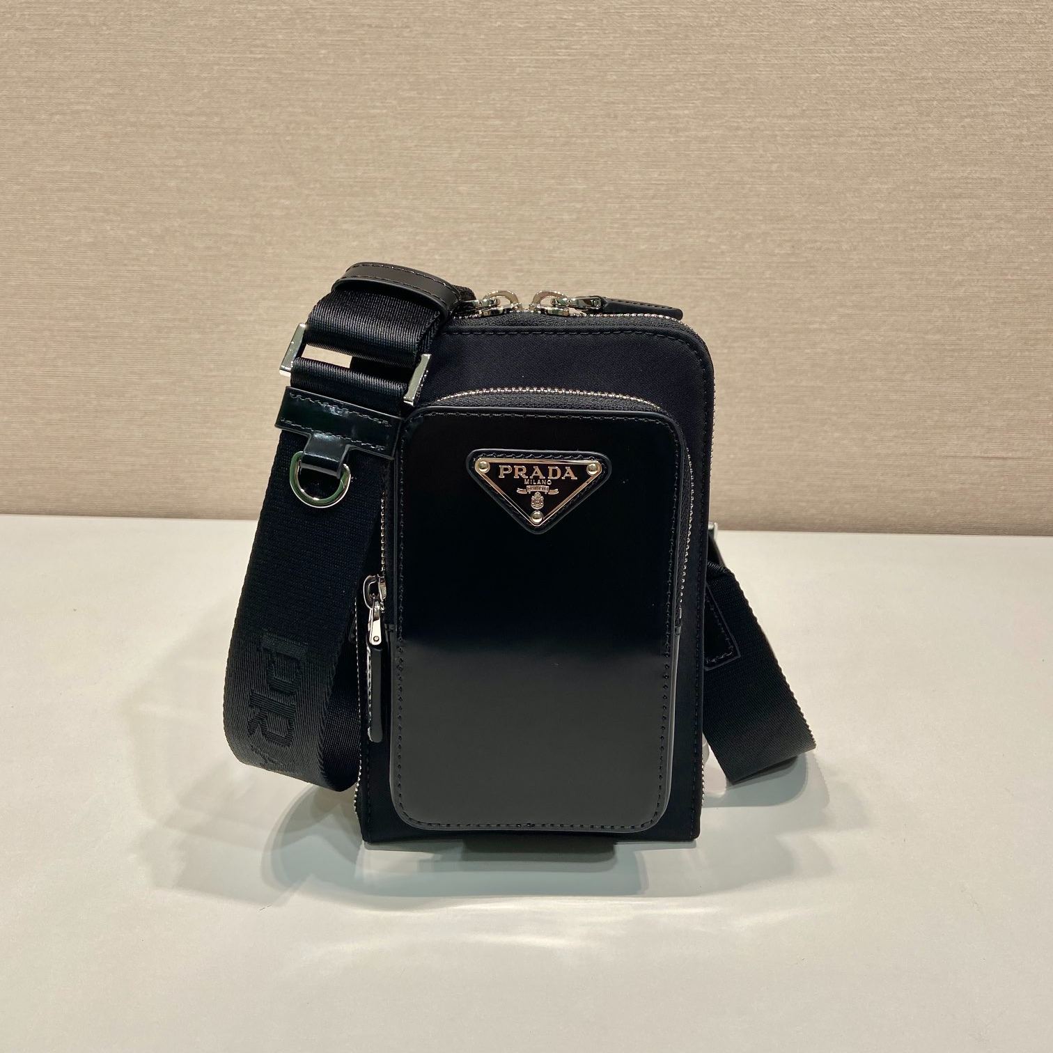 PRADA Re-Nylon x Leather Smartphone Case (2ZT060_789_F0002)