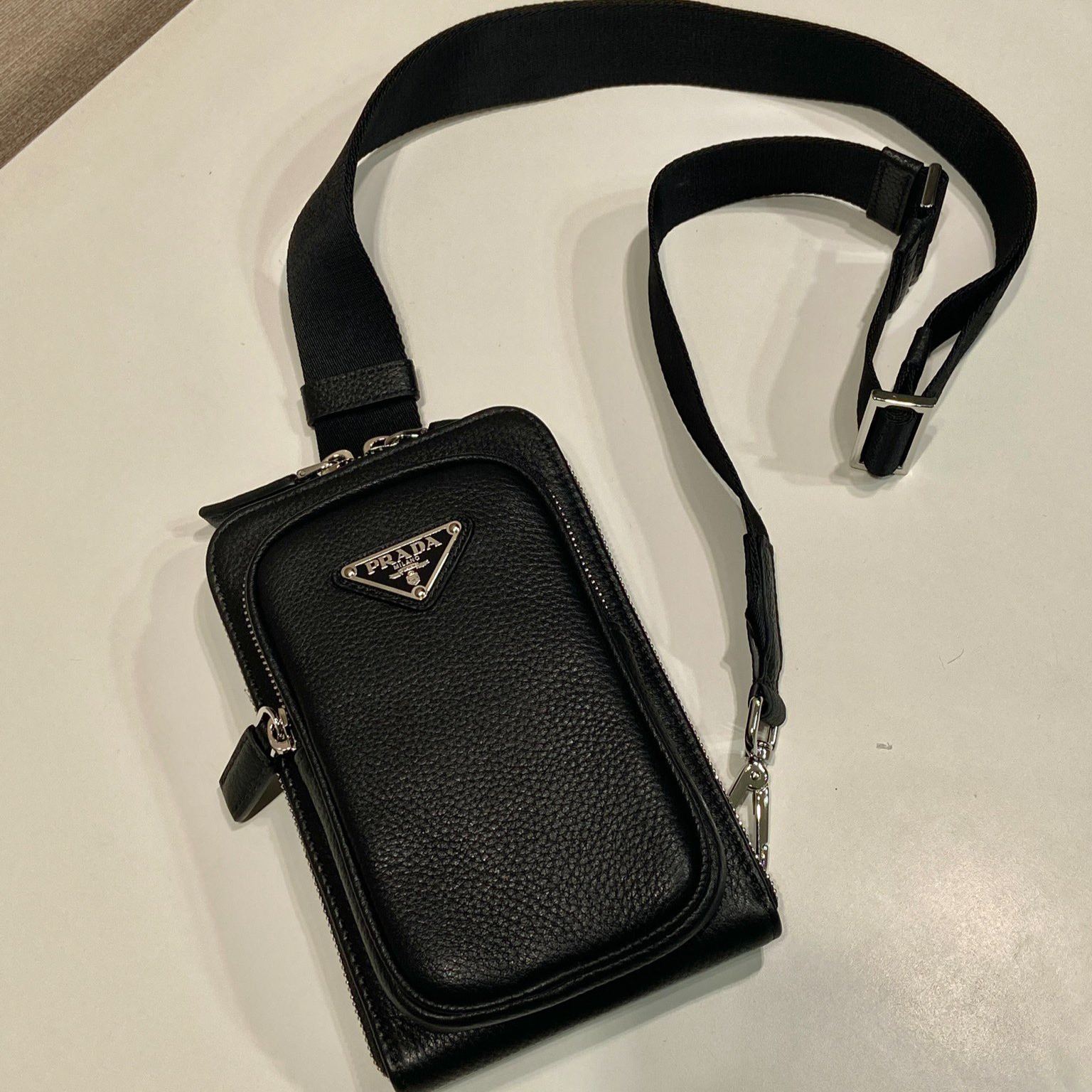 Prada Black Leather Smartphone Case (2ZH195_2BBE_F0002)
