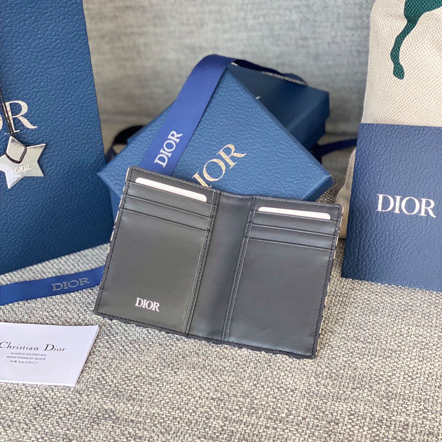 Dior folding card holder（2ESCH138YSE-H03E）