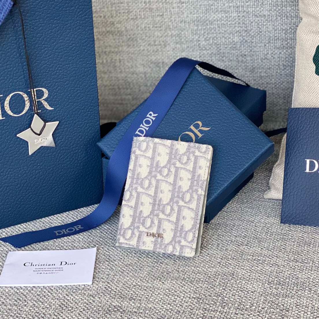 Dior folding card holder（2ESCH138YSE-H03E）