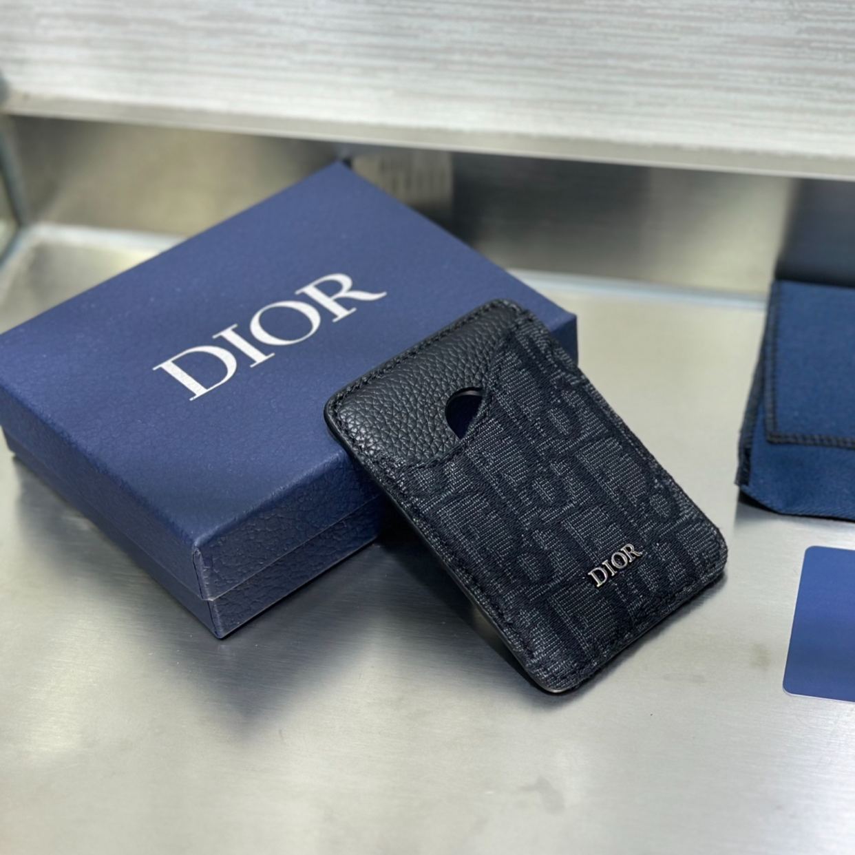 DIOR Saddle Magnetic Card Holder（2ADCH168YKS-H05E）