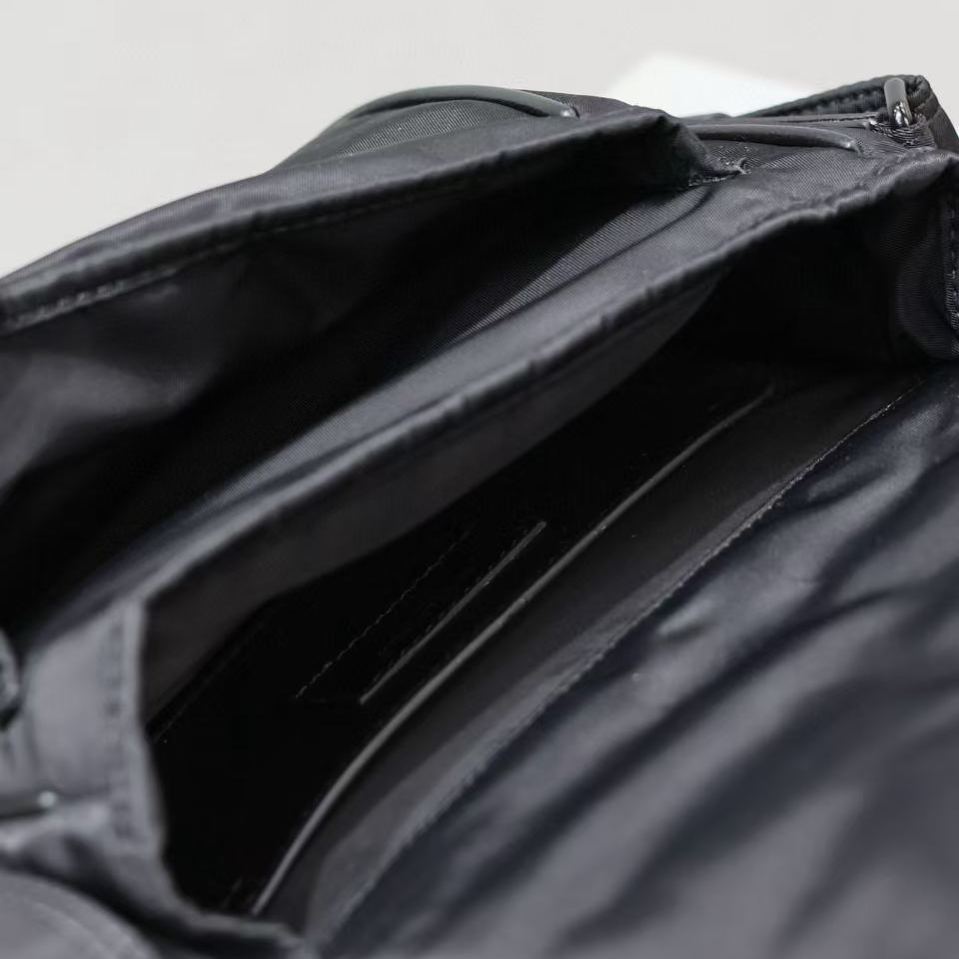 Saint Laurent YSL BV NIKI MESSANGE（757146-FACKH-1000）