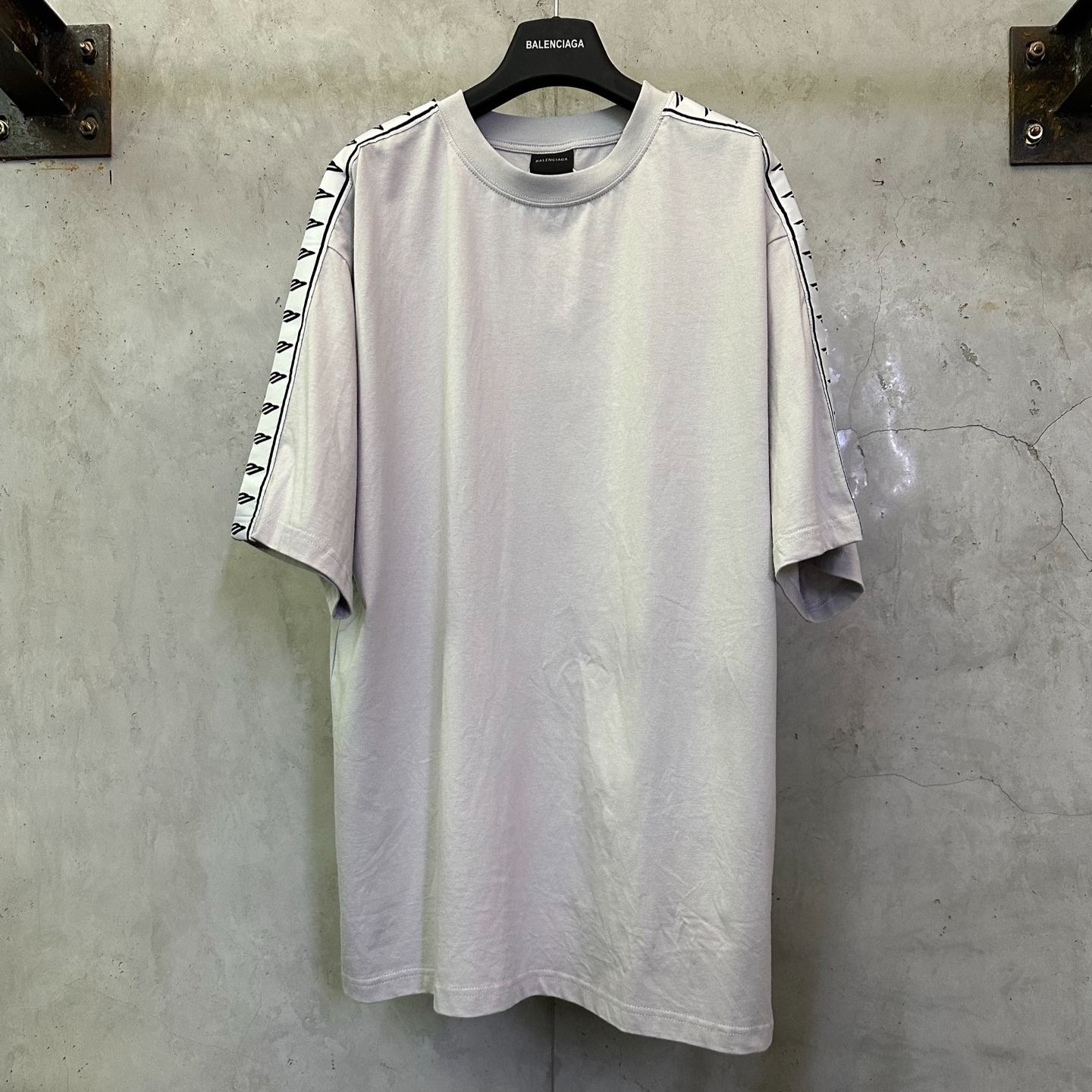 Balenciaga Stripe Medium Size T-Shirt（764235TTVP81041）