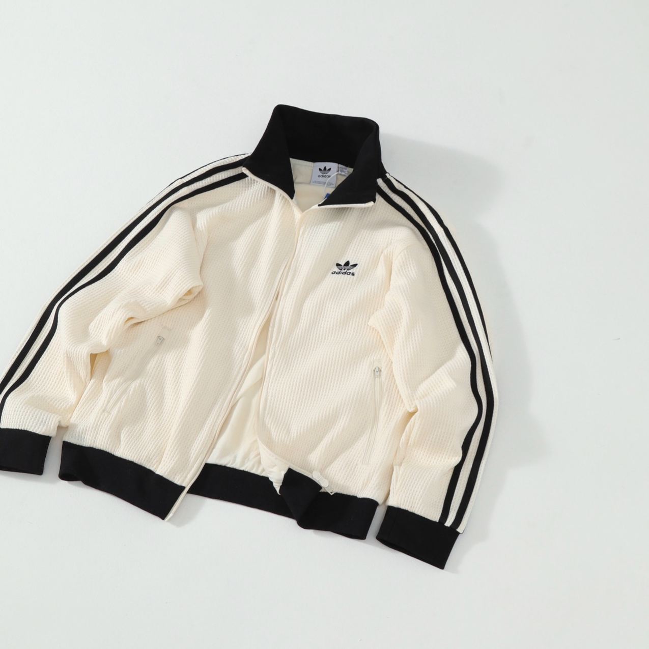 Adidas Adicolor Waffle Classic Track Top（JW0109）
