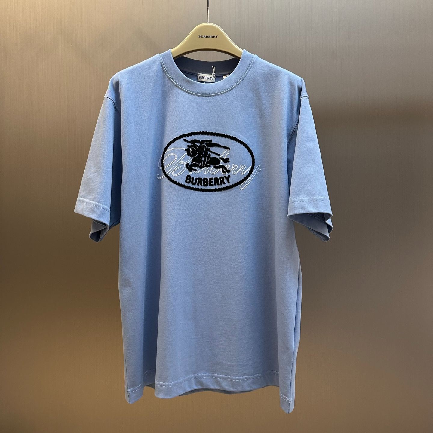 Burberry Knight's Emblem Cotton T-Shirt（81258231）