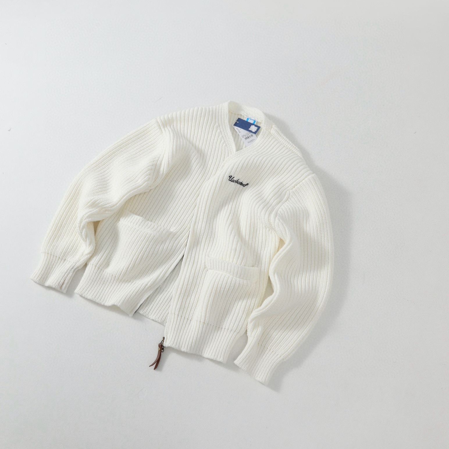 UNDEFEATED FW24 Holiday Series Embroidered Logo Zip-Up Knit Jacket（UC44GCG01M）