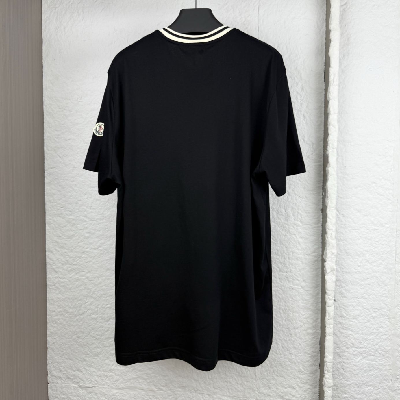 MONCLER MonDuck Logo Patch Cotton T-Shirt（L10918C0001289AYY999）