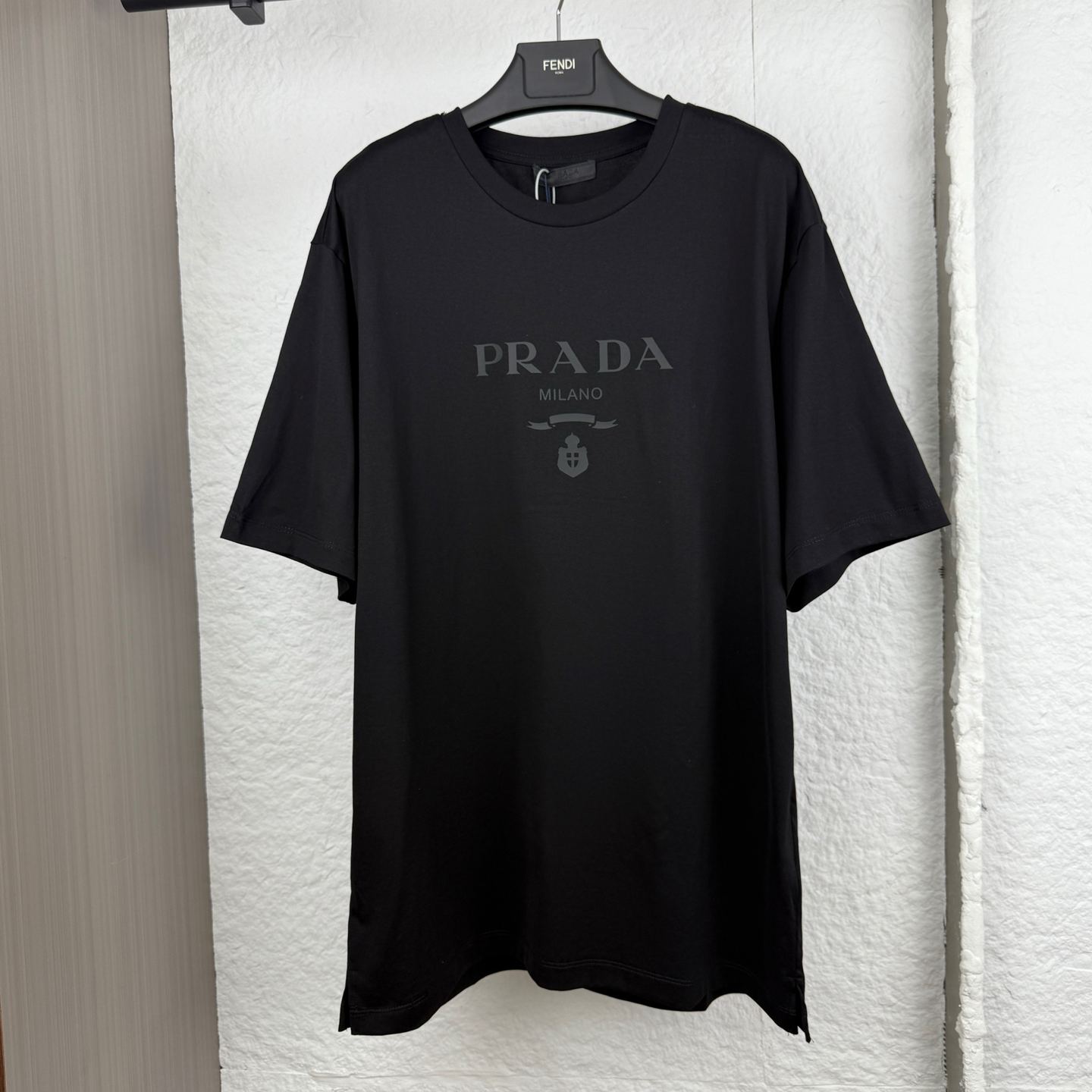 Prada Black Cotton T-shirt (UJN815-1052-F0002-S-221）