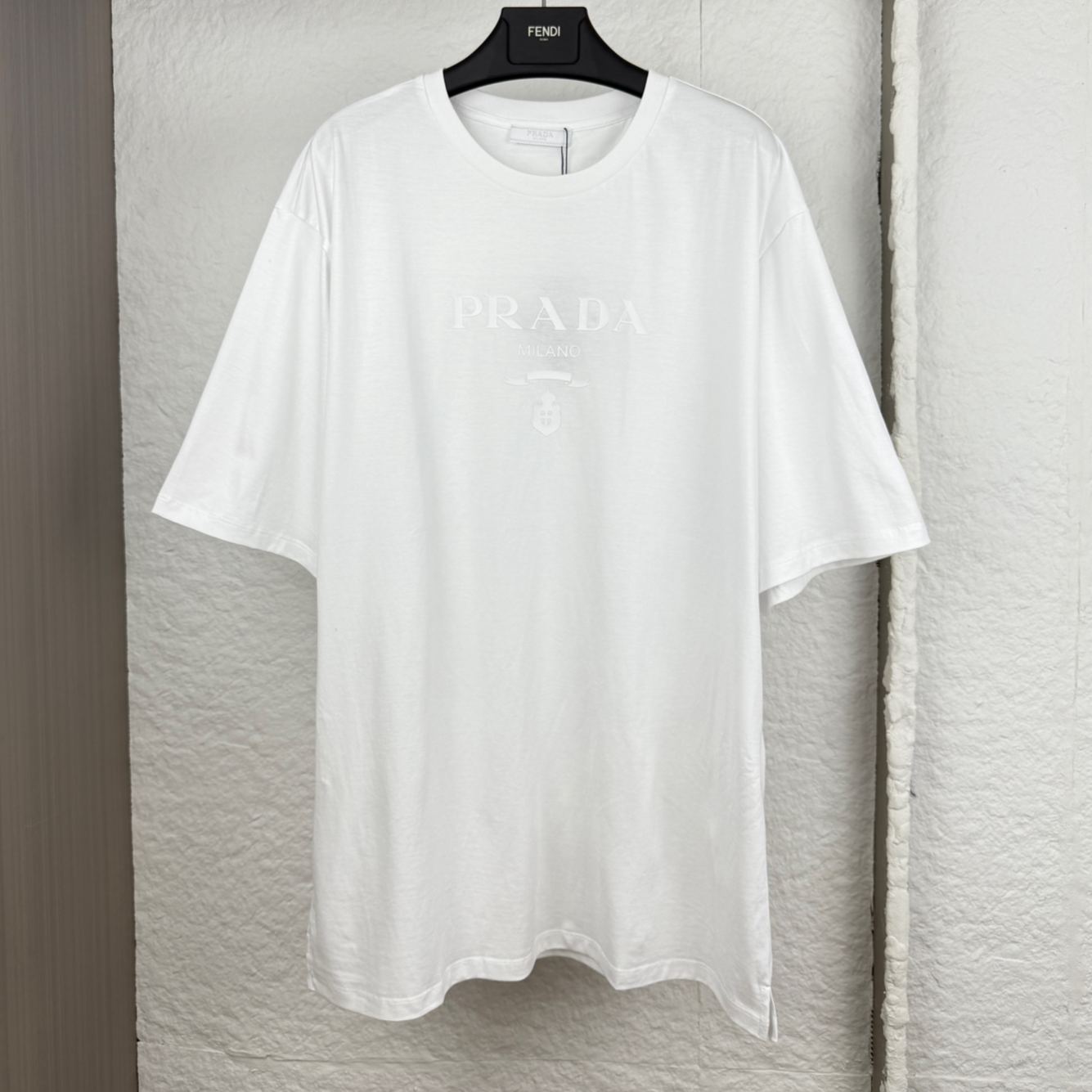 Prada Black Cotton T-shirt (UJN815-1052-F0002-S-221）