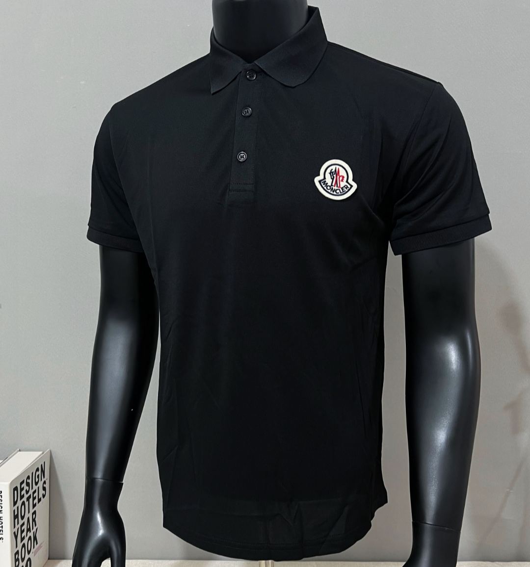 Moncler Black Logo Patch Cotton Piquet Polo Shirt（J20918A00009845569991）