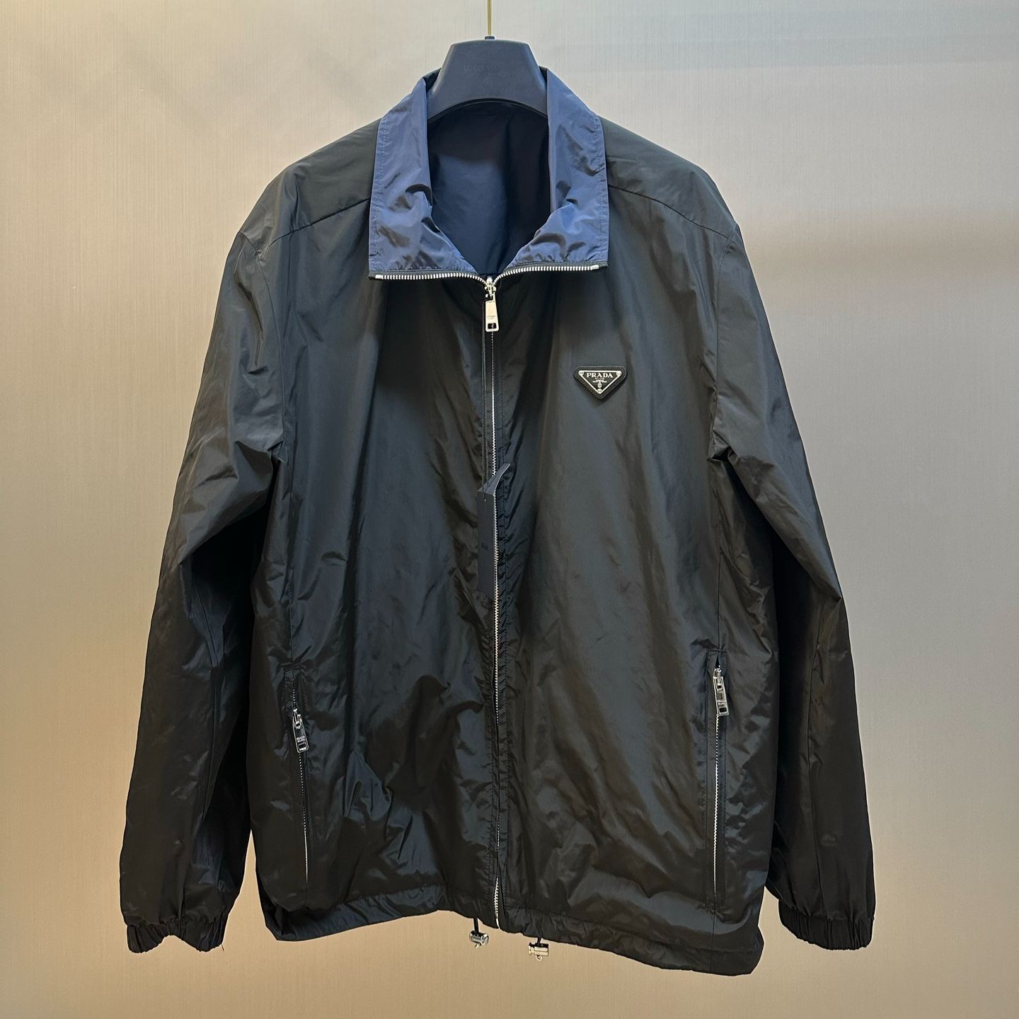 Prada Re-Nylon Reversible Stand Collar Jacket in Black (SGH057-1060-F082P-09）