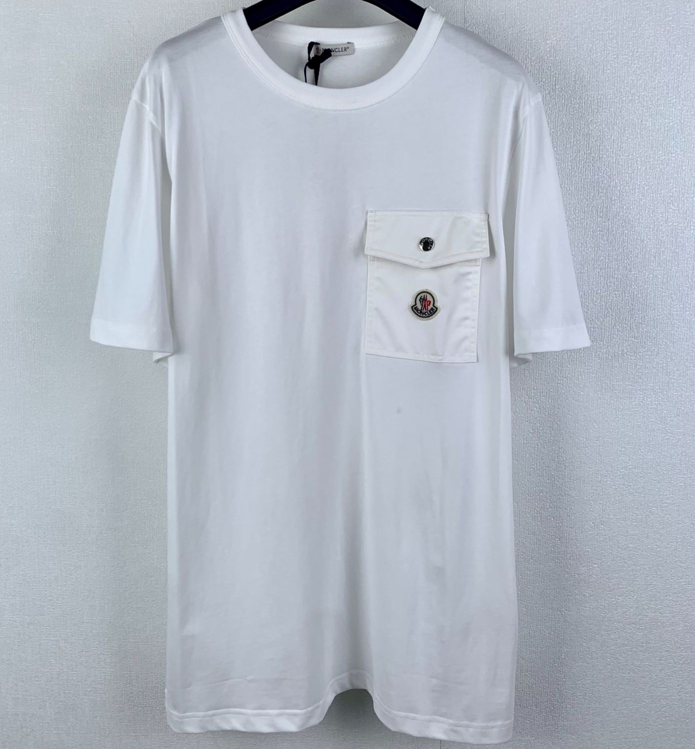 MONCLER Cotton T-shirt with logo patch pocket（K10918C0003289AVF7A9）