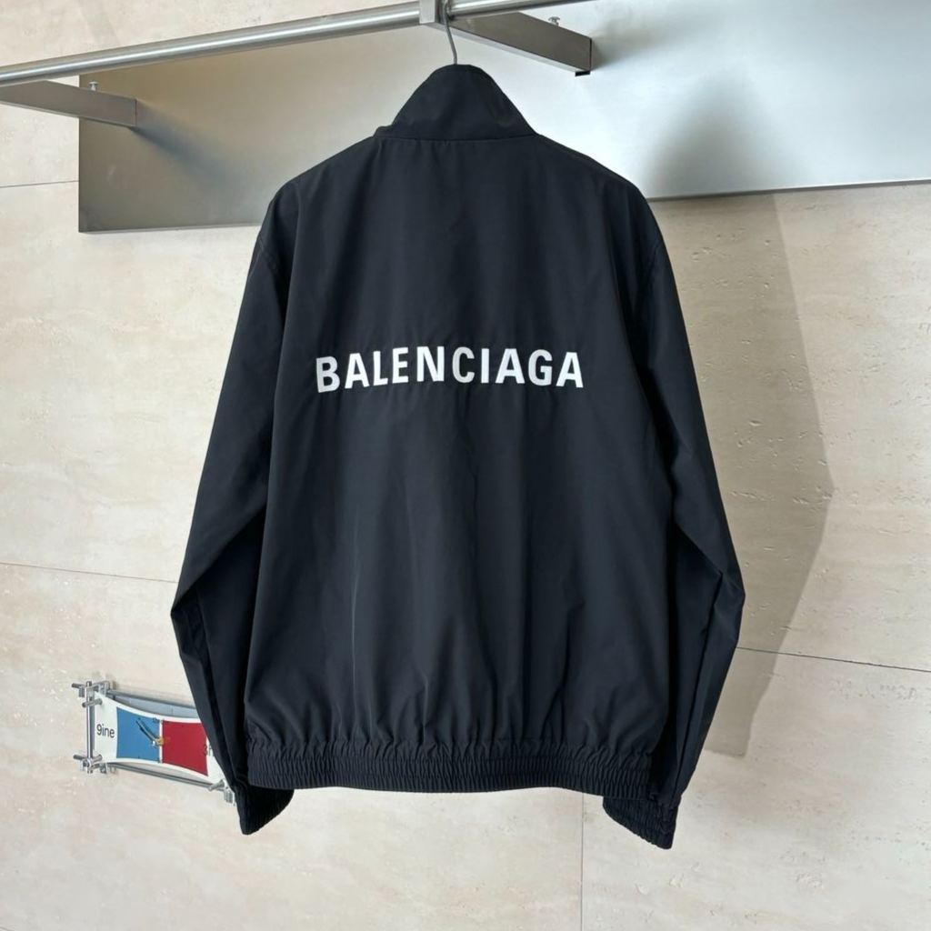 BALENCIAGAREGULAR TRACKSUIT jacket with logo (790745TPQ381001）