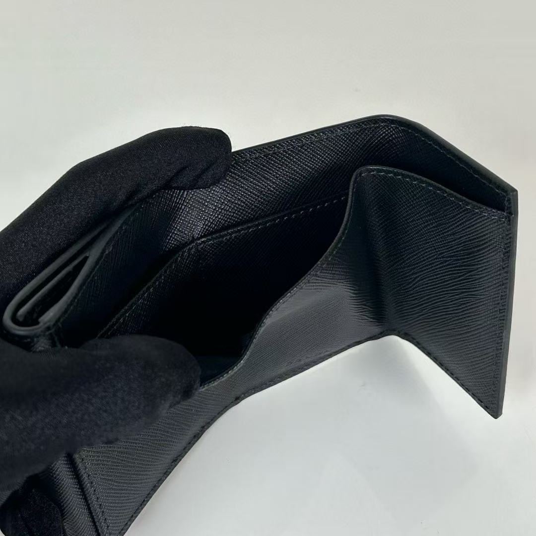 Prada Black Saffiano Triangle Wallet（2MH042_QHH_F0002）