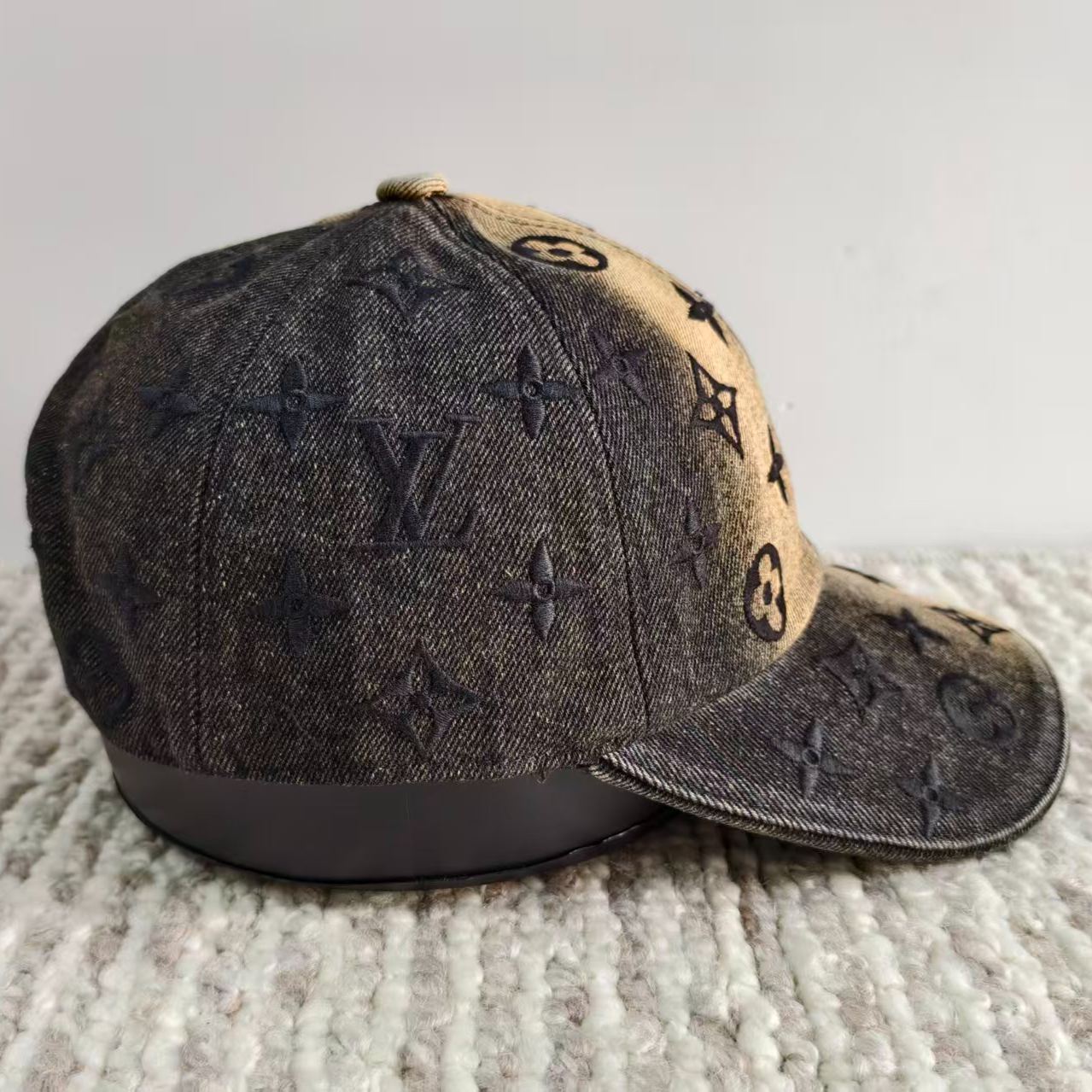 Louis Vuitton MNG Gradient Cap Black（M7263M）