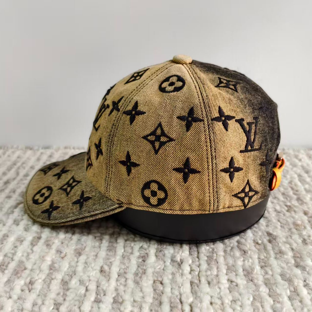 Louis Vuitton MNG Gradient Cap Black（M7263M）