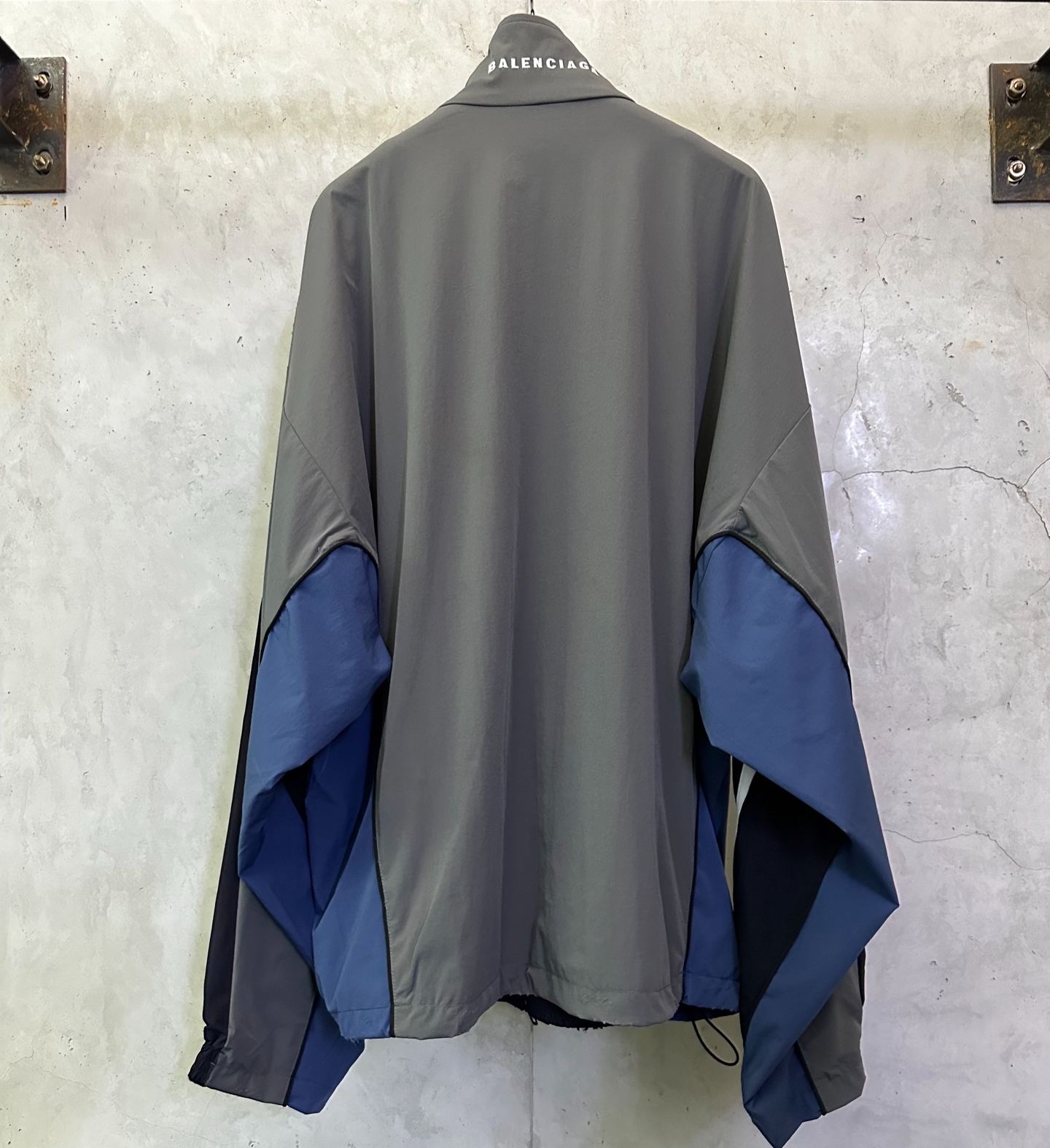 Balenciaga zip-up jacket (831363TRO311055）