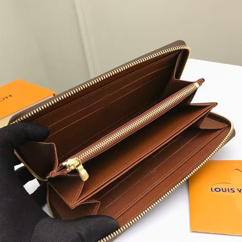 Louis Vuitton Zippy Wallet (M42616)