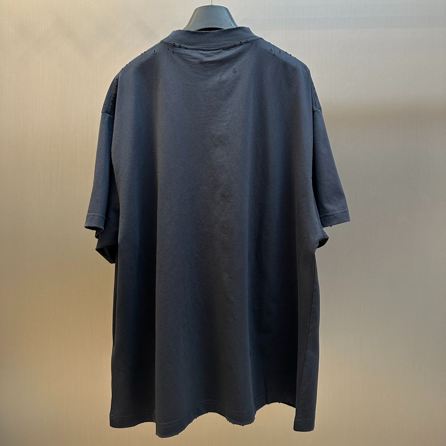 Balenciaga Men's Agaicnelab T-shirt Oversized Fit in Black（787349TRVA11576）