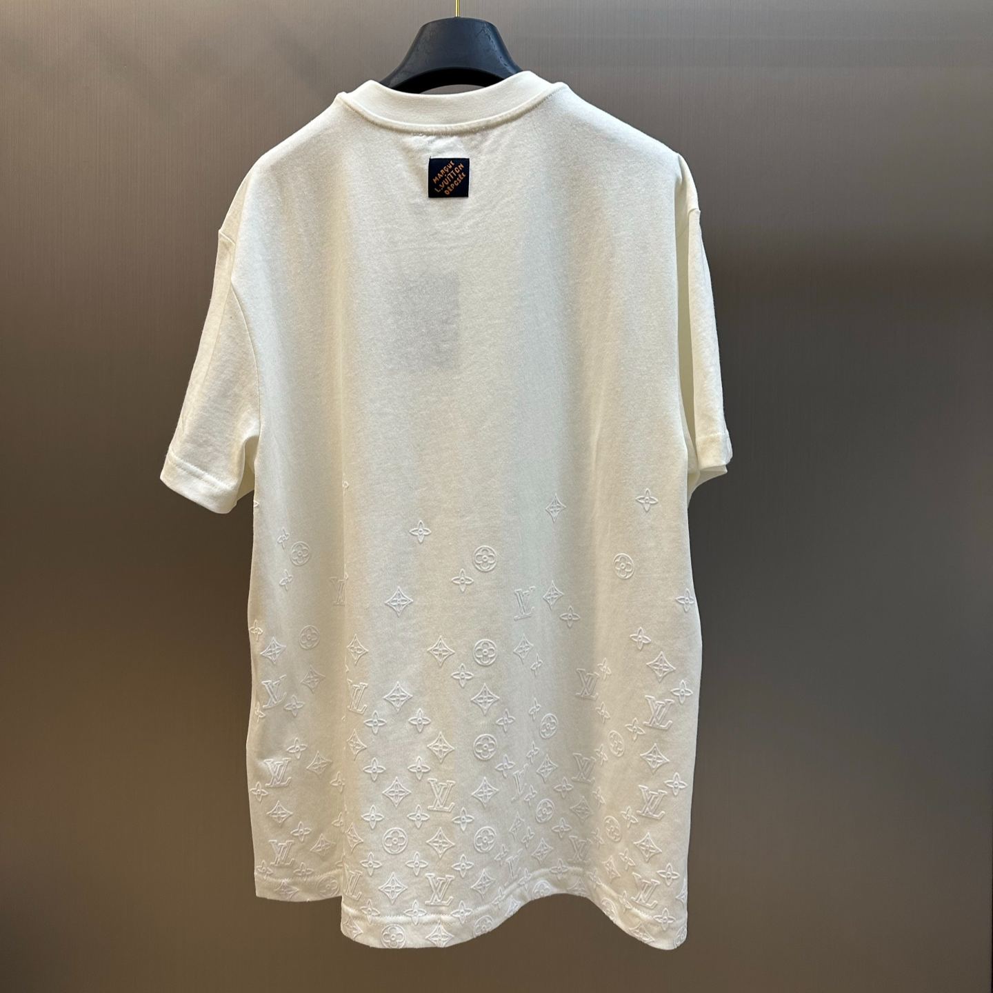 Louis Vuitton Flocked Print Gradient Letter Pattern T-shirt（1AK7LO）