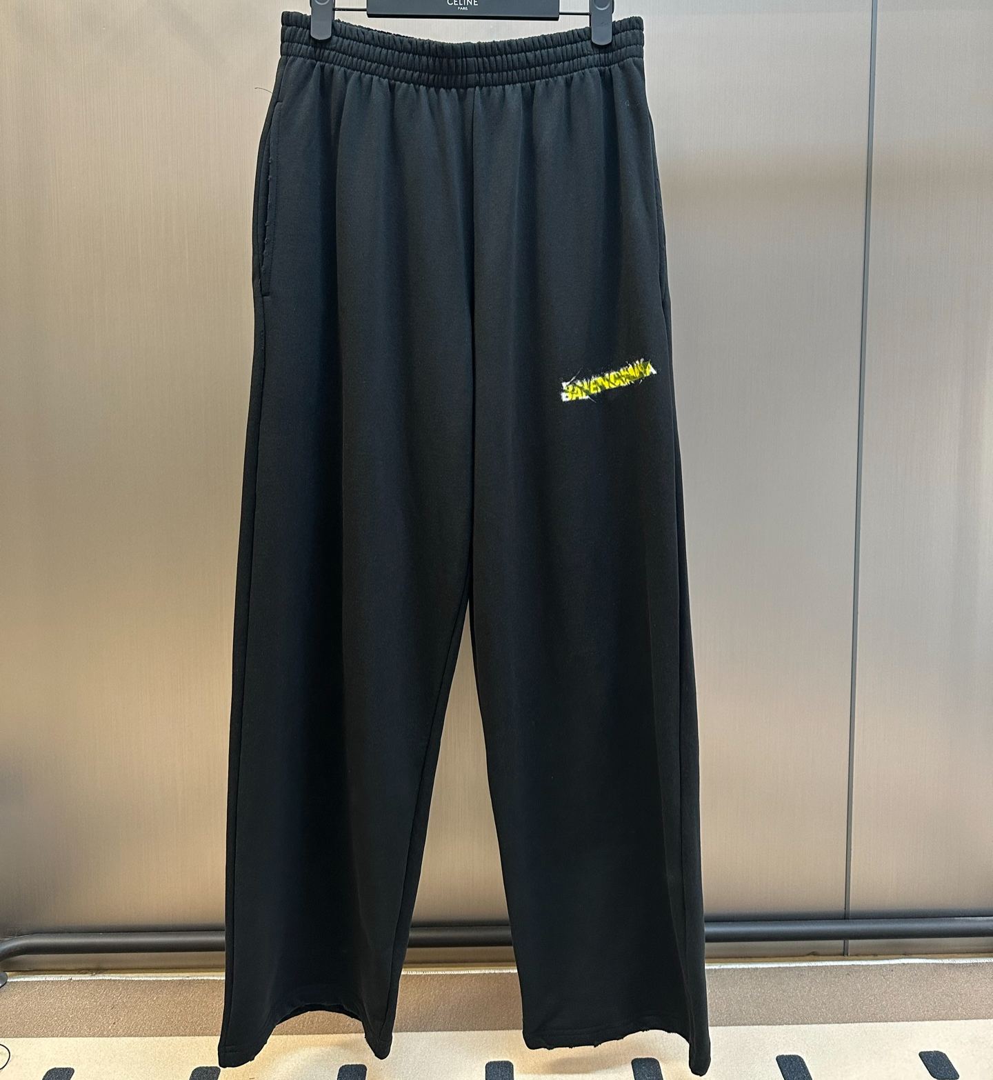 BALENCIAGA Messy Spray Baggy Sweatpants "Black" (740028TUVI91000）