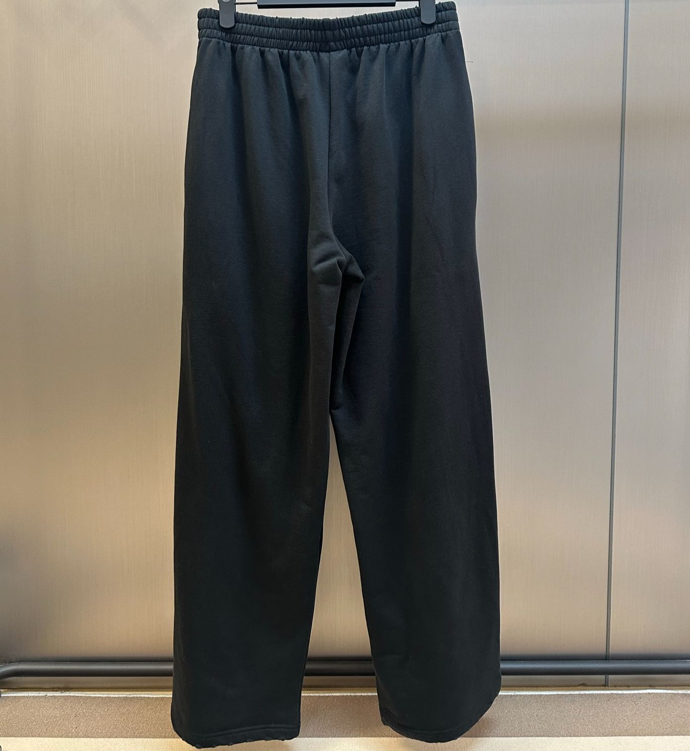 BALENCIAGA Messy Spray Baggy Sweatpants "Black" (740028TUVI91000）
