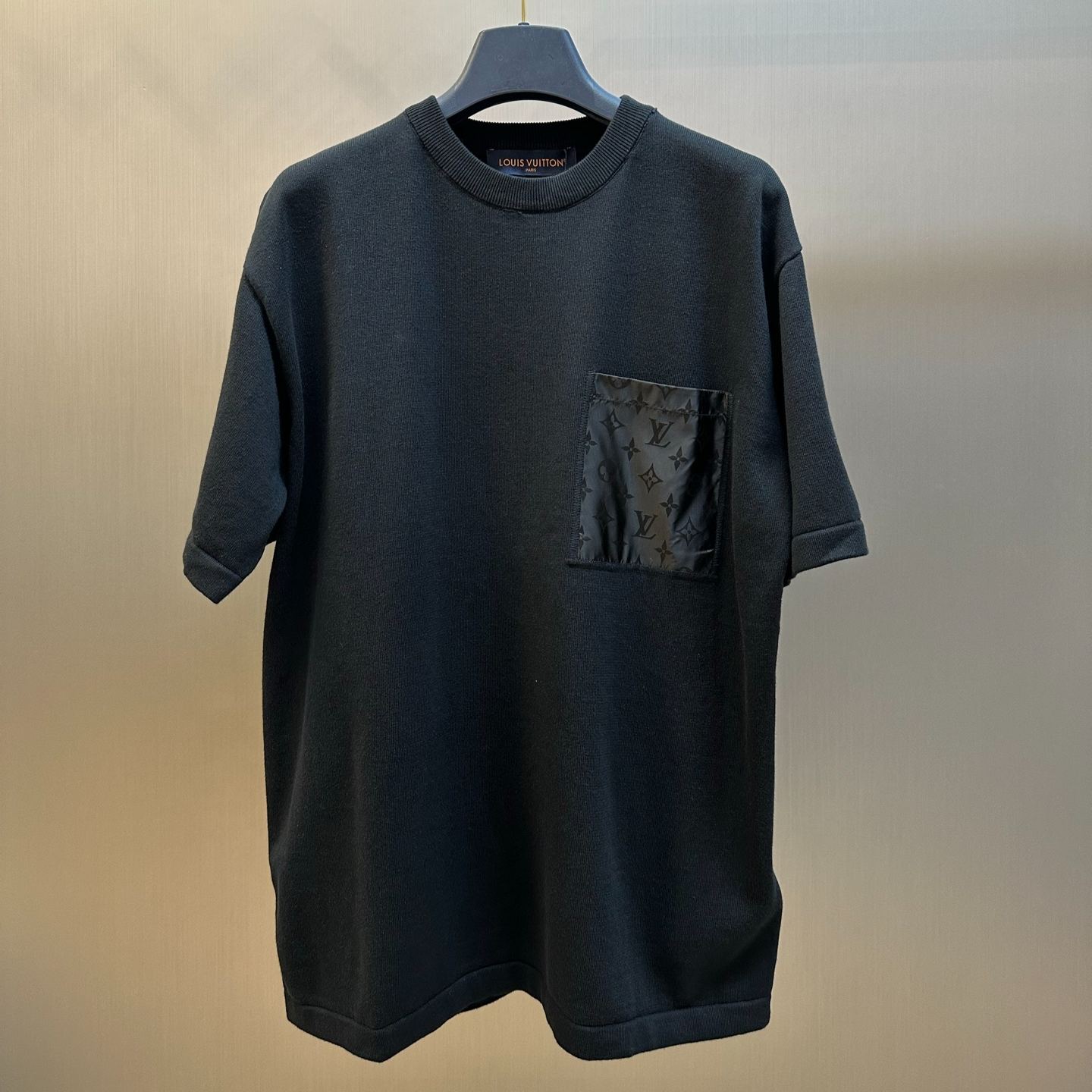 Louis Vuitton T-shirt with Monogram Nylon Detail（1AJRLX）