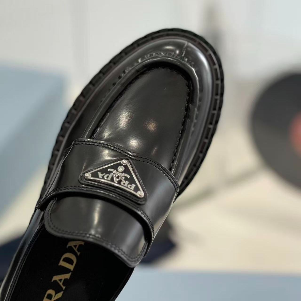 PRADA Monolith loafers（1D649M_B4L_F0002_F_B055）