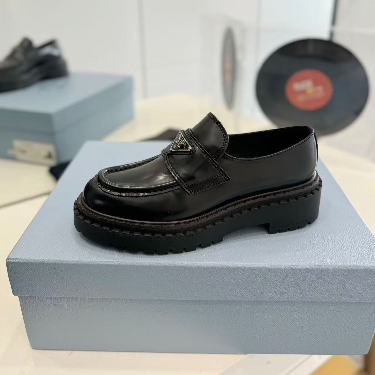 PRADA Monolith loafers（1D649M_B4L_F0002_F_B055）