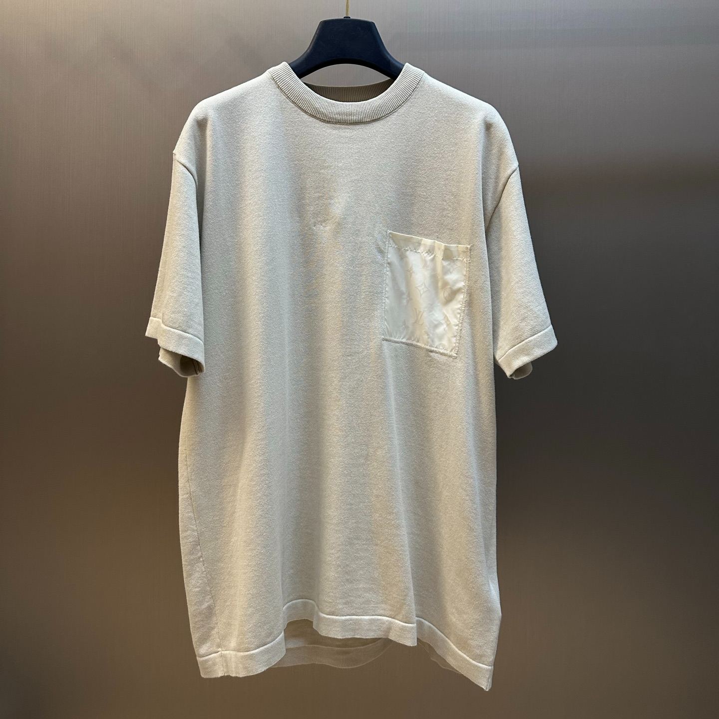 Louis Vuitton T-shirt with monogram nylon detail（1AHVQ0）