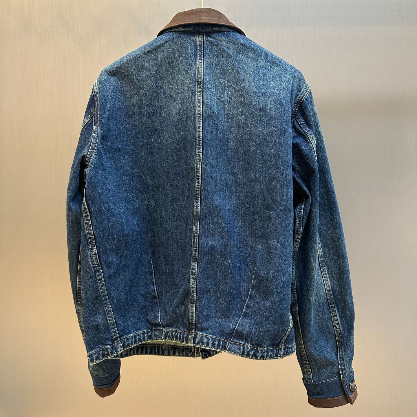 Louis Vuitton Denim Jacket With Leather Signature Details（1AJUYT）
