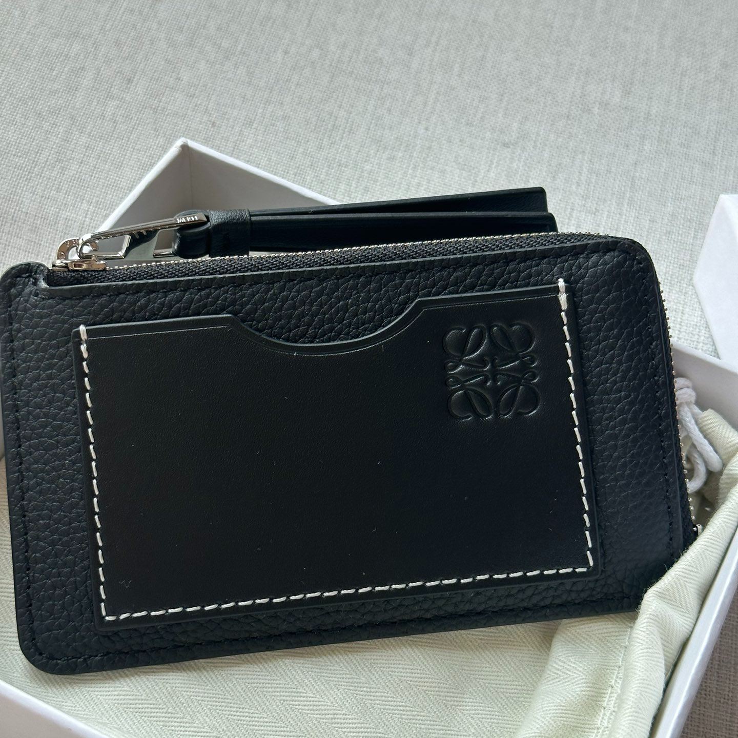 LOEWE coin purse made of genuine leather（C660Z40X04）
