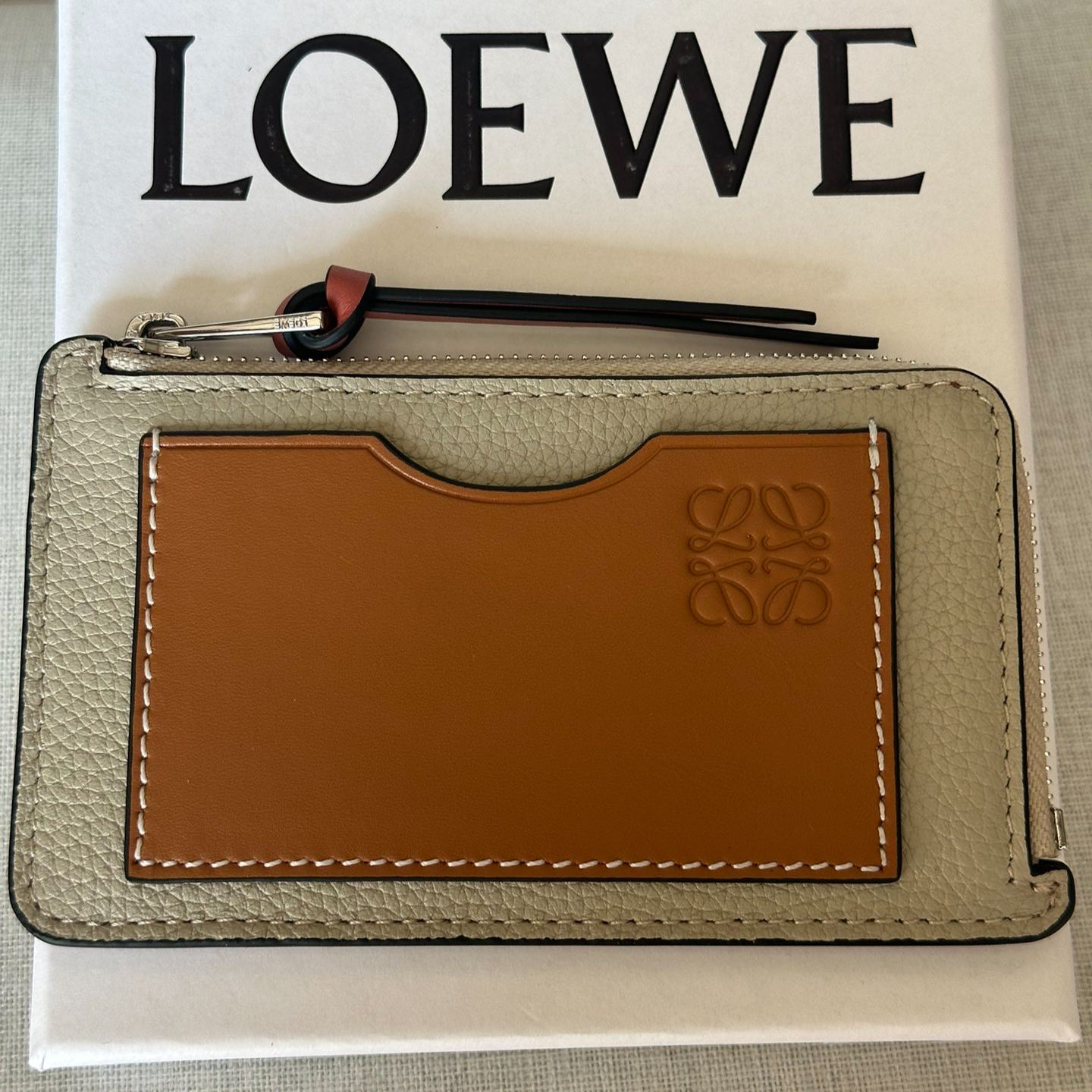 LOEWE coin purse made of genuine leather（C660Z40X04）
