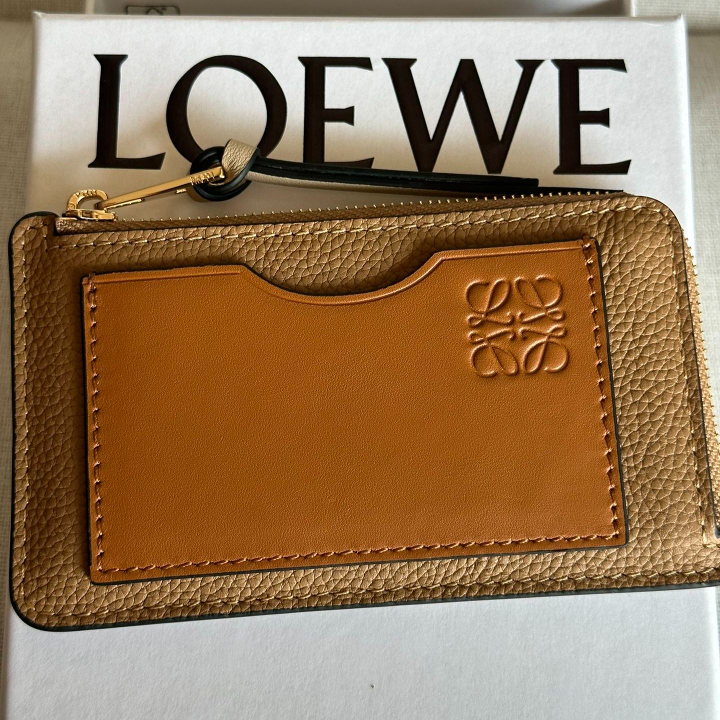 LOEWE coin purse made of genuine leather（C660Z40X04）