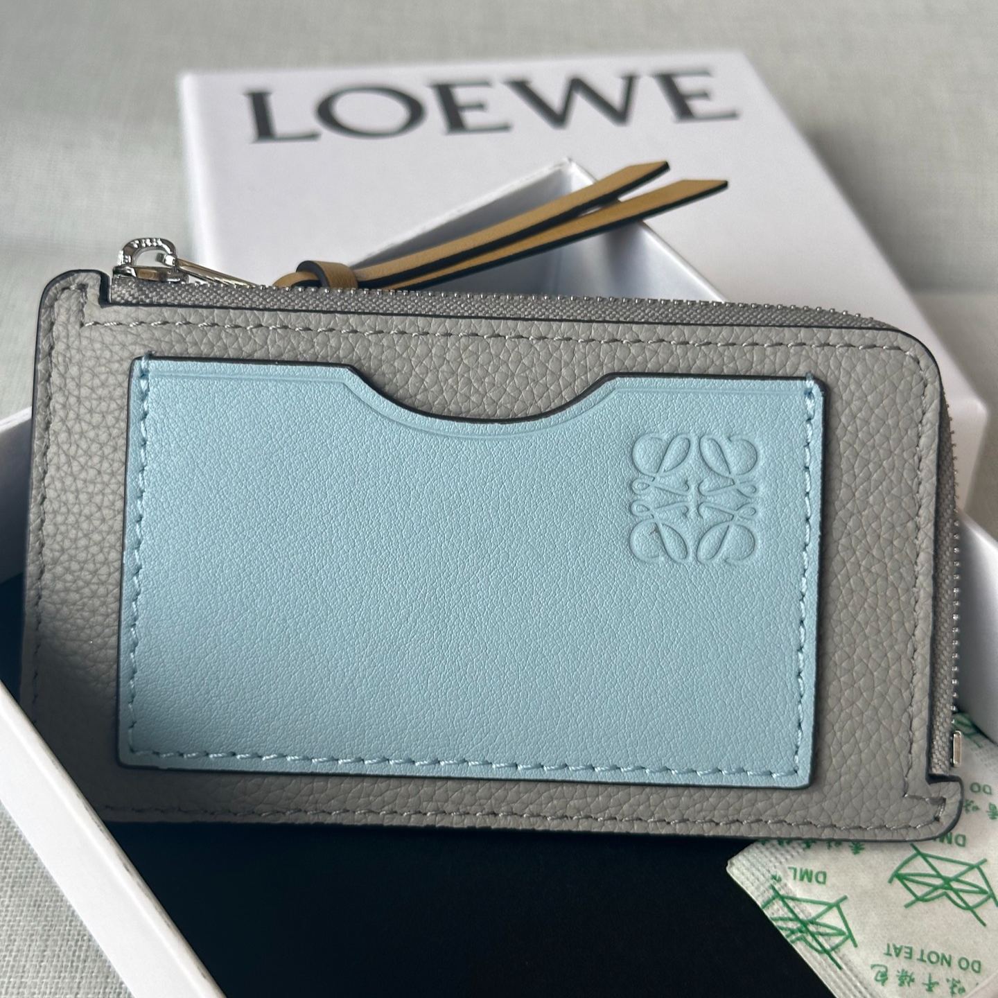 LOEWE coin purse made of genuine leather（C660Z40X04）