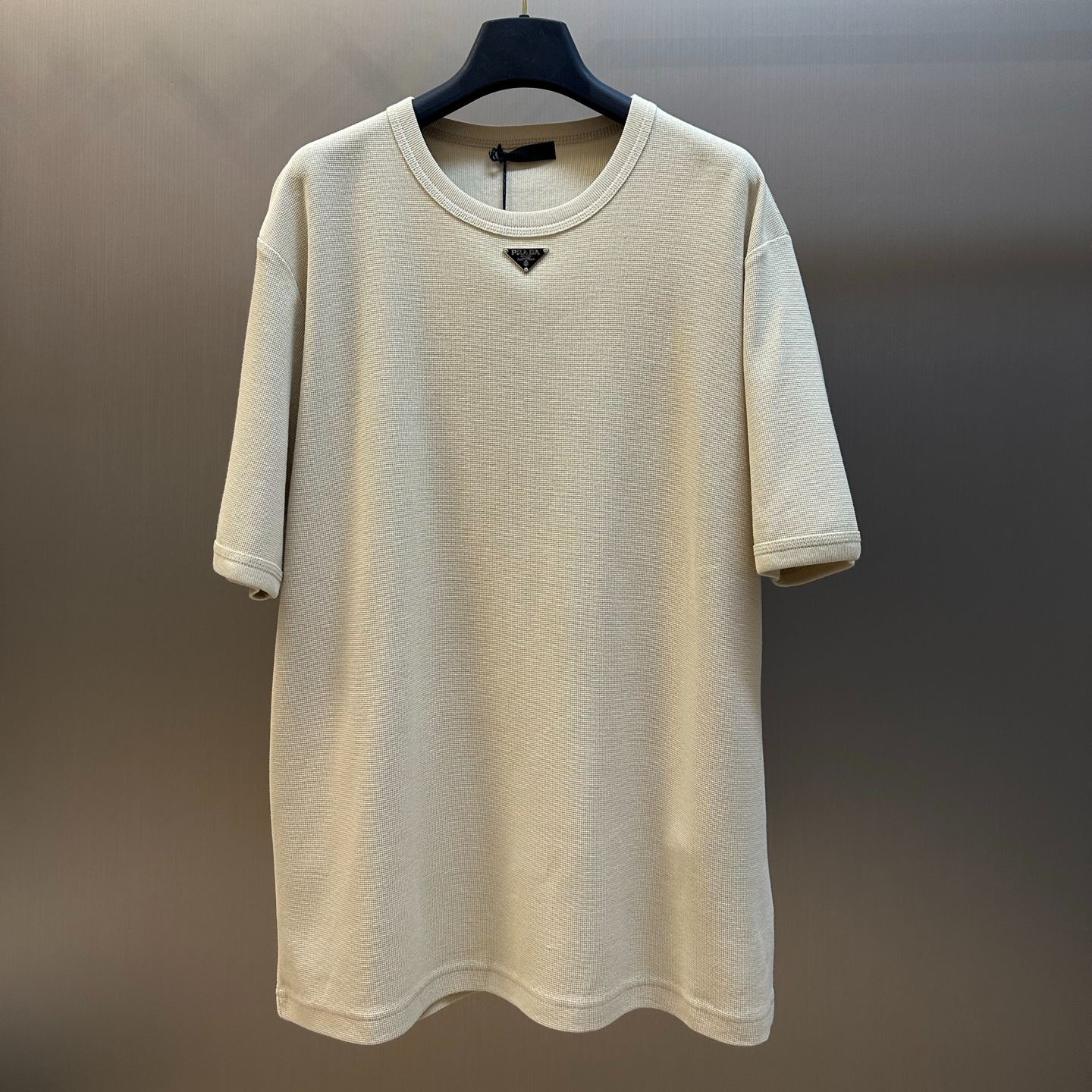 PRADA Limestone Cotton T-shirt（UJN994_19DP_F0A08_S_OOO）